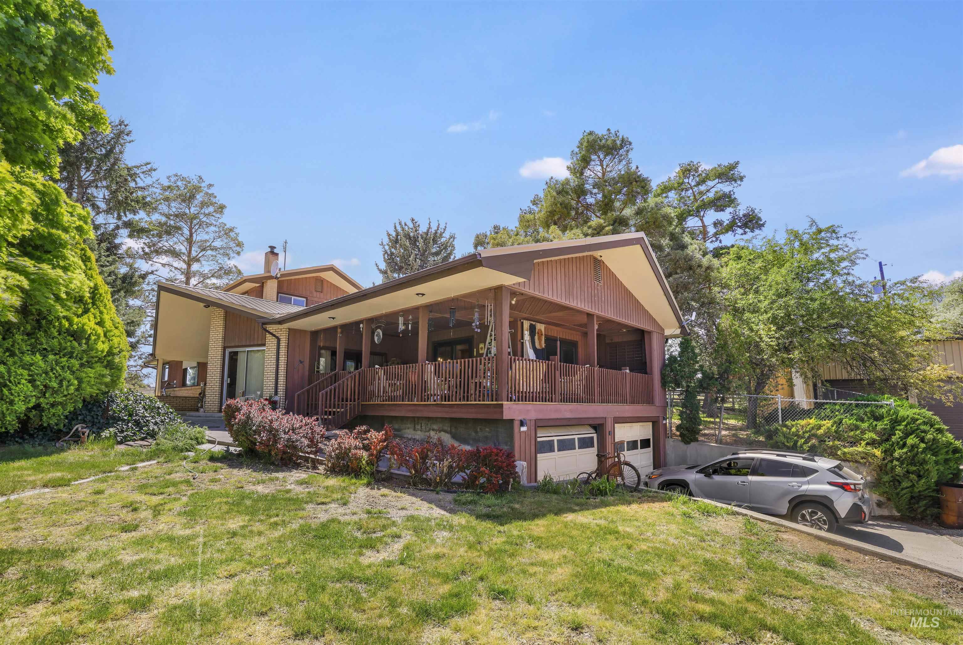 3685 N 2600 E, Twin Falls, Idaho 83301-0000, 3 Bedrooms, 2.5 Bathrooms, Residential For Sale, Price $775,000, 98987284