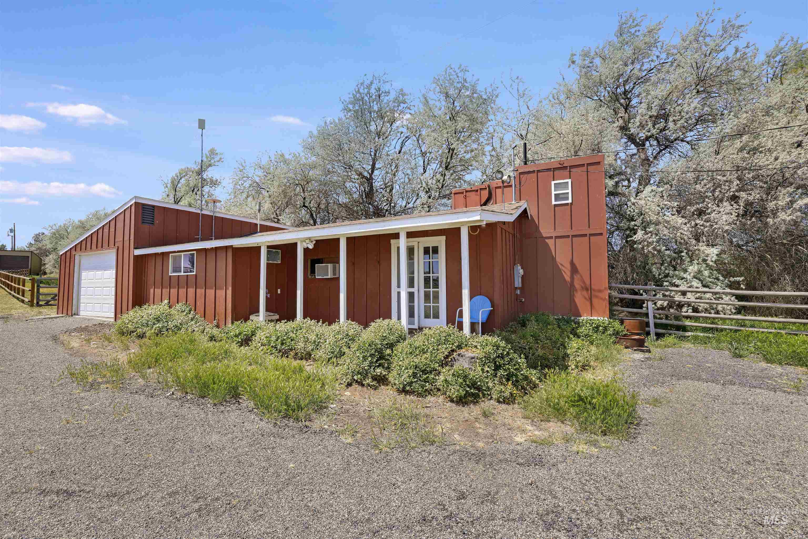 3685 N 2600 E, Twin Falls, Idaho 83301-0000, 3 Bedrooms, 2.5 Bathrooms, Residential For Sale, Price $775,000, 98987284
