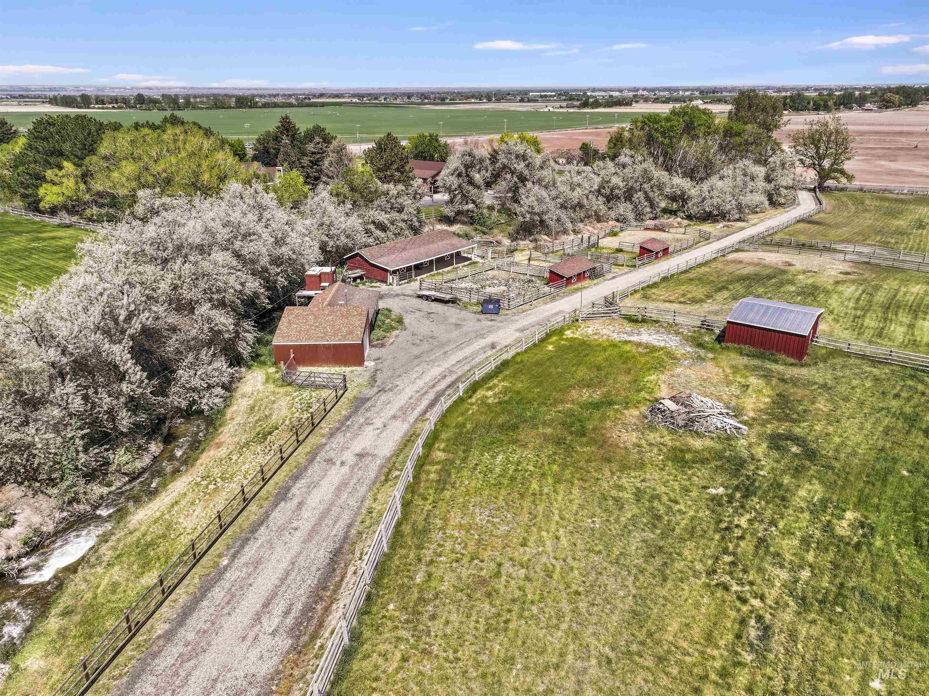 3685 N 2600 E, Twin Falls, Idaho 83301-0000, 3 Bedrooms, 2.5 Bathrooms, Residential For Sale, Price $775,000, 98987284