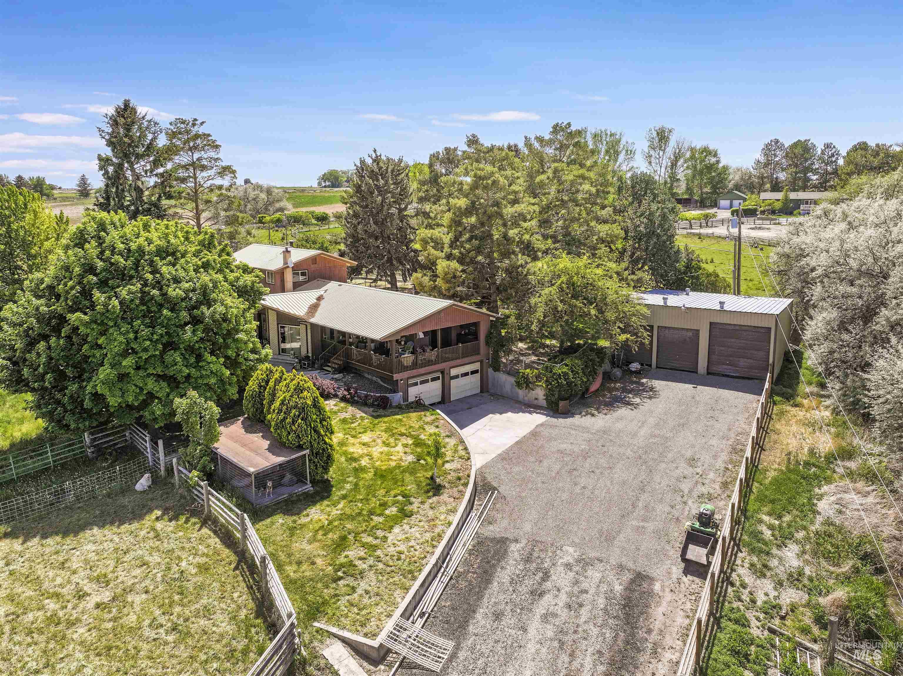 3685 N 2600 E, Twin Falls, Idaho 83301-0000, 3 Bedrooms, 2.5 Bathrooms, Residential For Sale, Price $775,000, 98987284