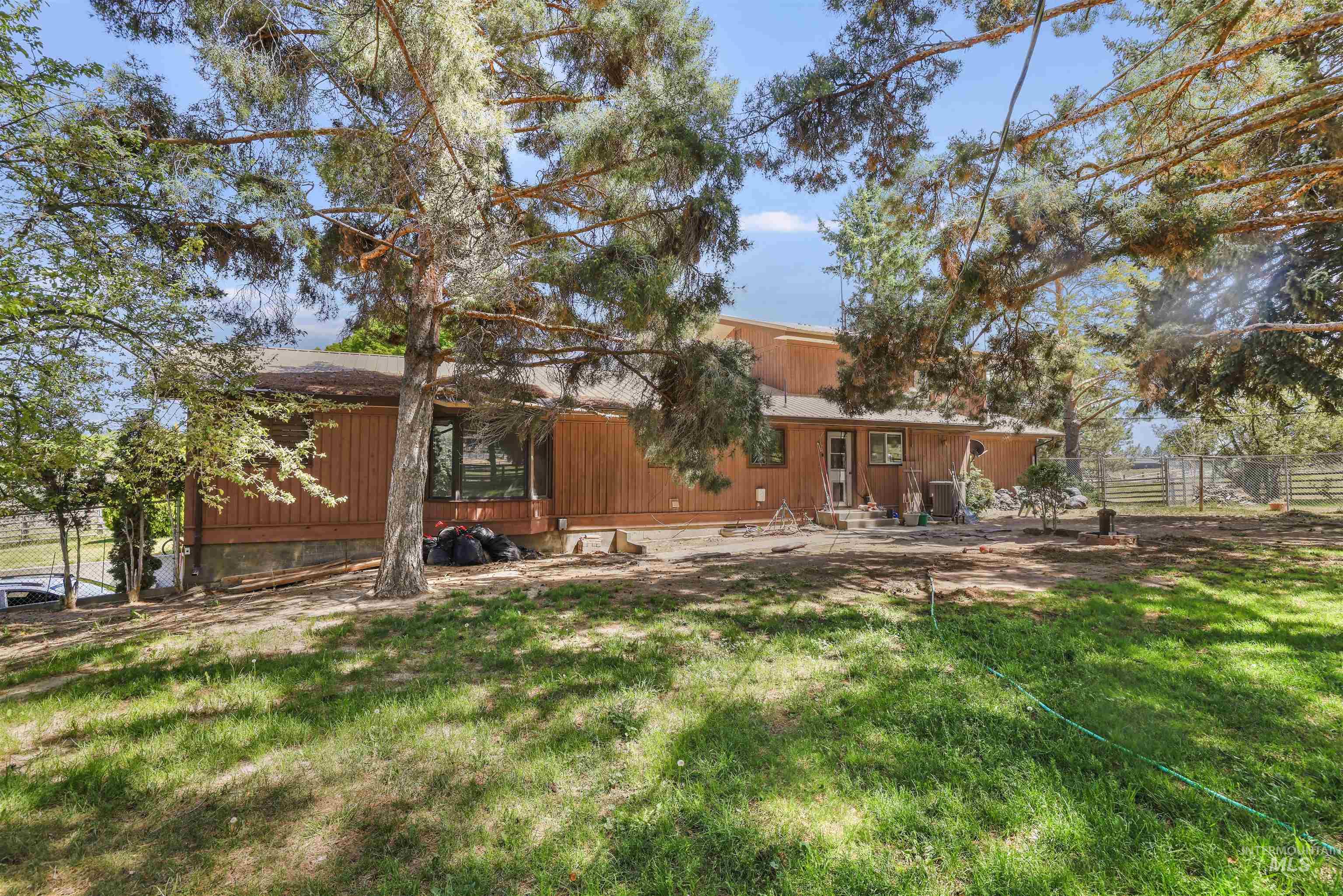 3685 N 2600 E, Twin Falls, Idaho 83301-0000, 3 Bedrooms, 2.5 Bathrooms, Residential For Sale, Price $775,000, 98987284