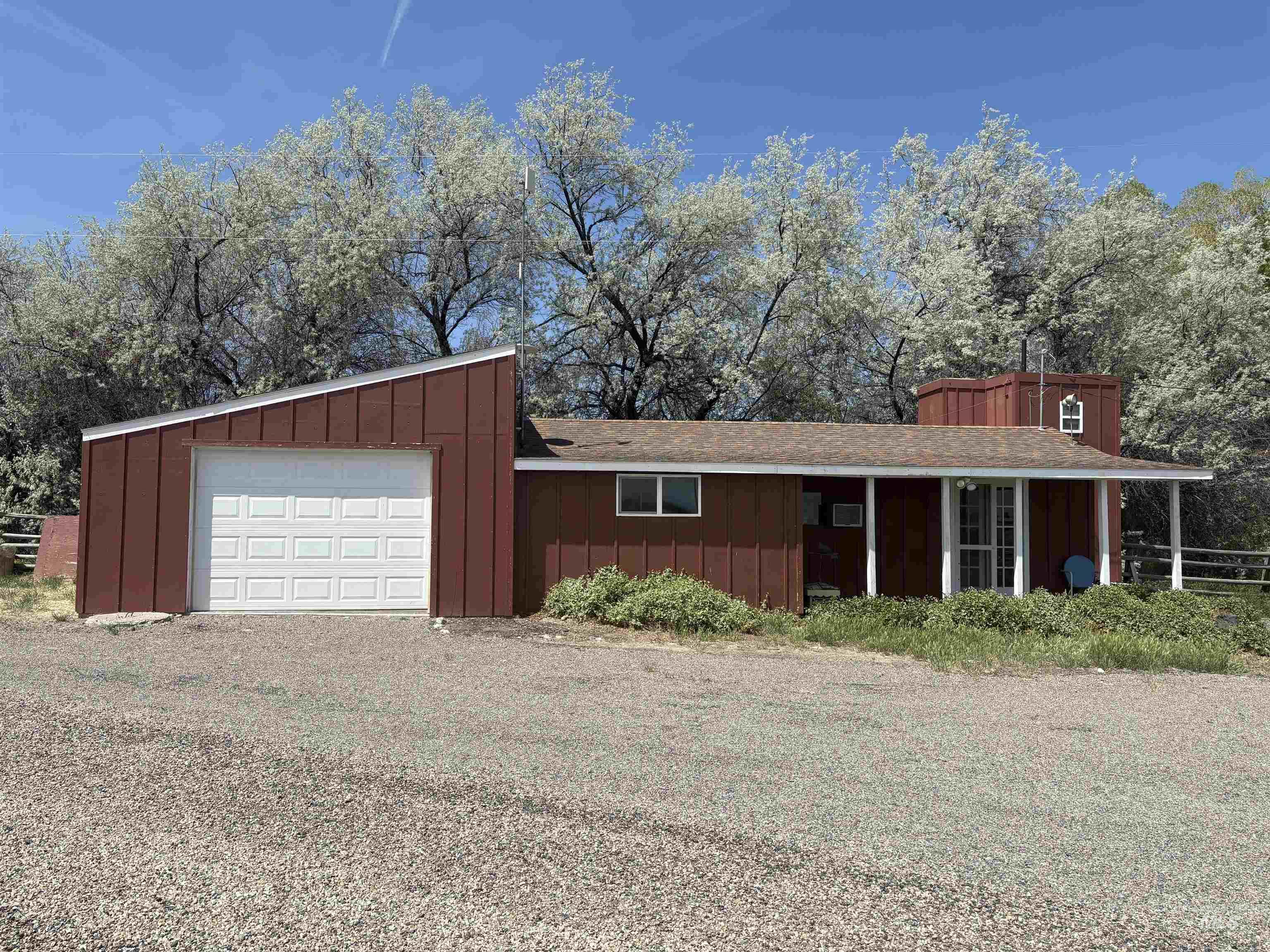 3685 N 2600 E, Twin Falls, Idaho 83301-0000, 3 Bedrooms, 2.5 Bathrooms, Residential For Sale, Price $775,000, 98987284