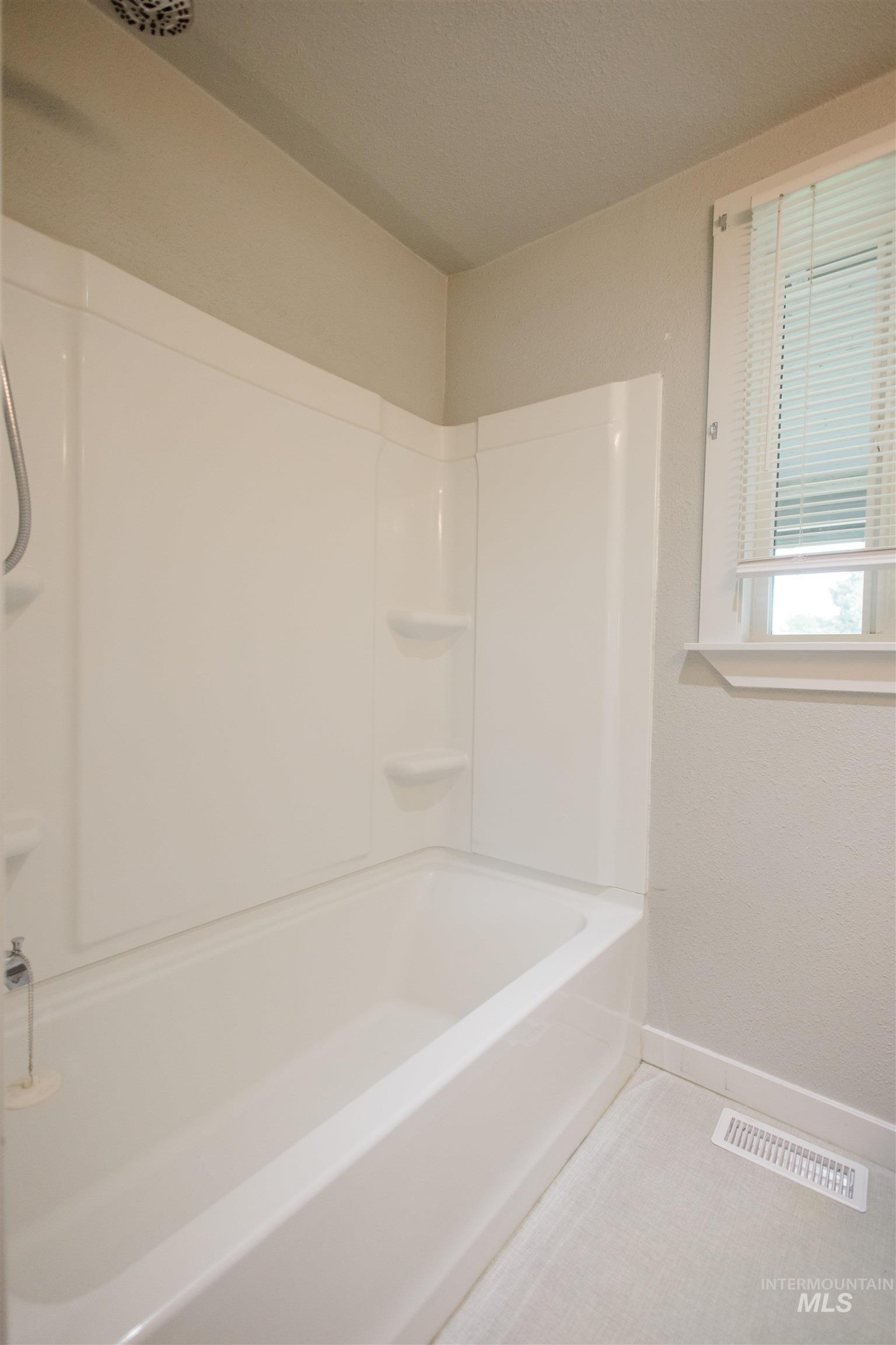 980 E 15 N, Mountain Home, Idaho 83647, 2 Bedrooms, 1 Bathroom, Residential For Sale, Price $314,900, 98987287
