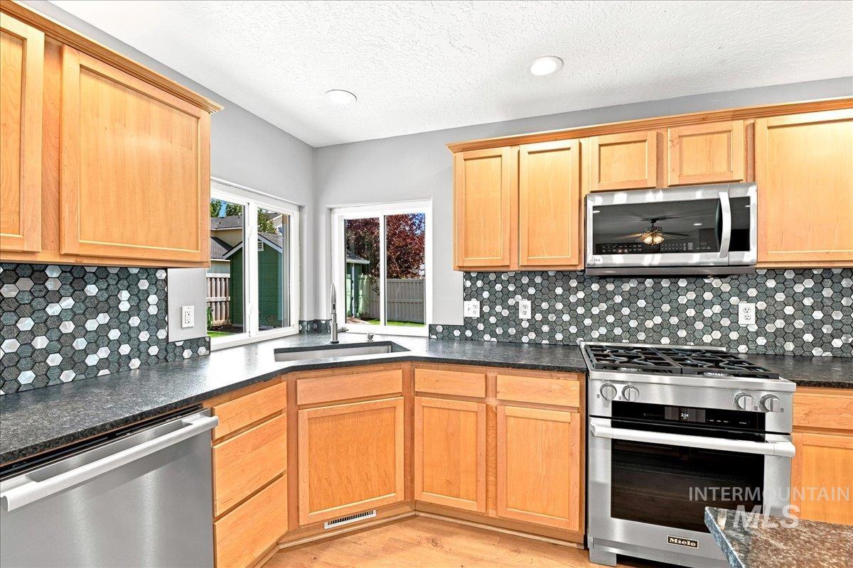 1760 N Bisque Avenue, Kuna, Idaho 83634, 5 Bedrooms, 2.5 Bathrooms, Residential For Sale, Price $549,000, 98987288