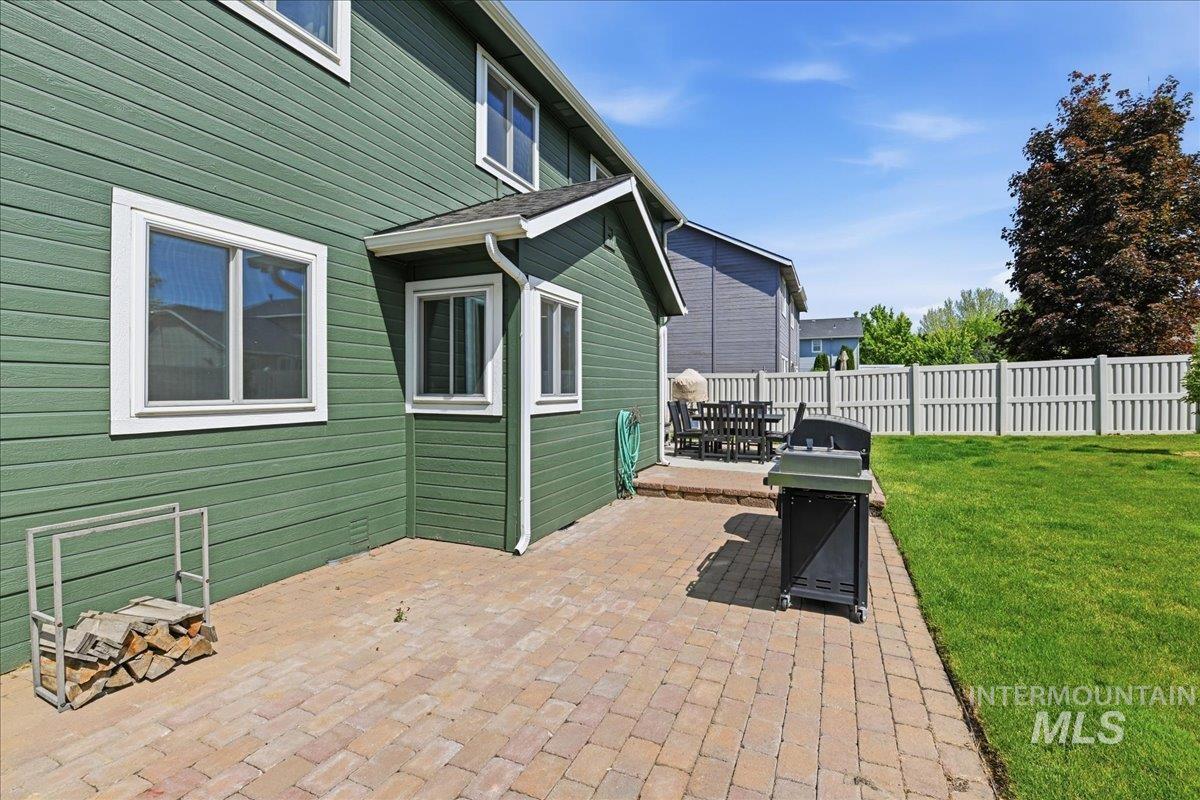 1760 N Bisque Avenue, Kuna, Idaho 83634, 5 Bedrooms, 2.5 Bathrooms, Residential For Sale, Price $549,000, 98987288