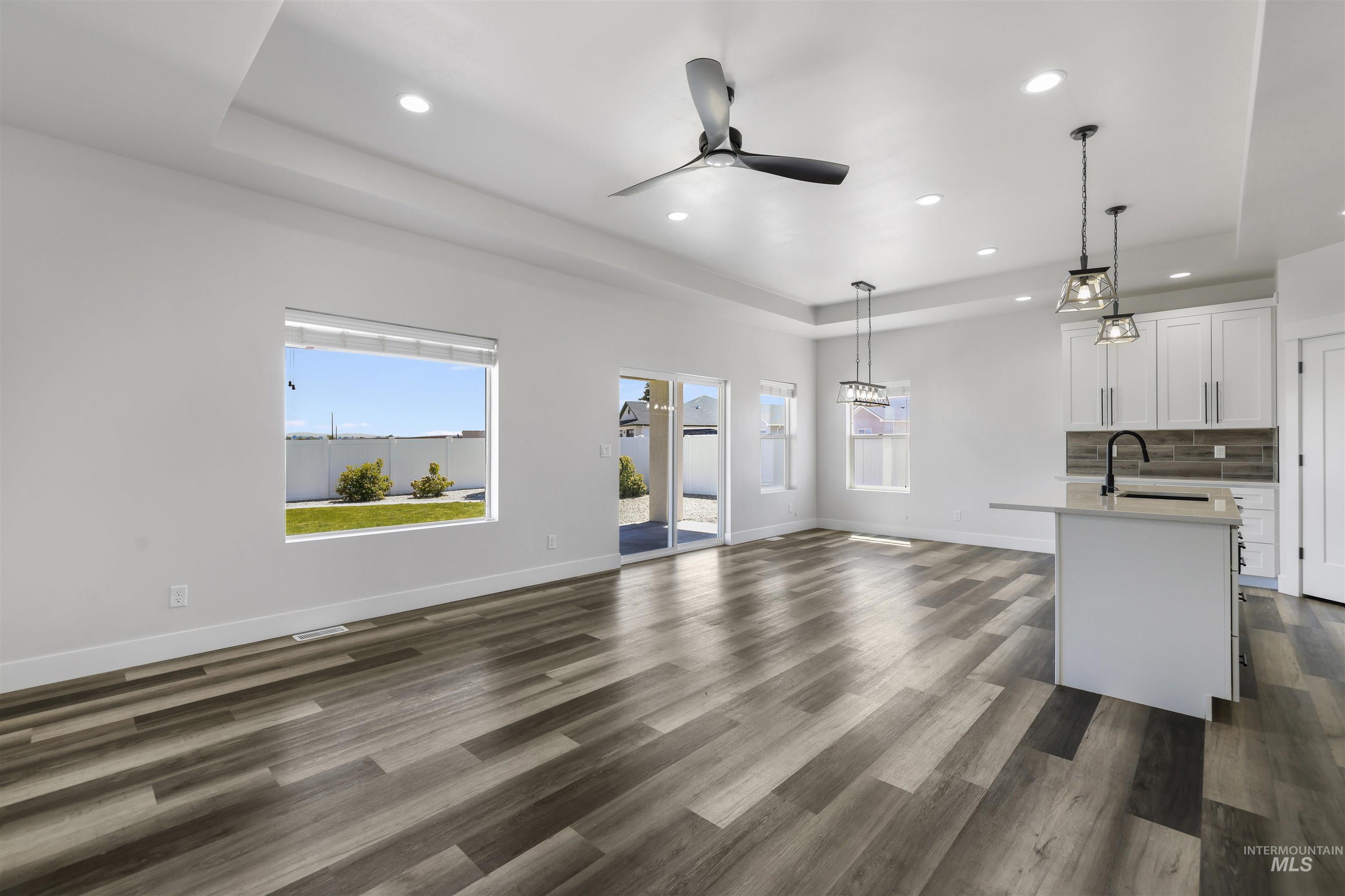 1275 Frank Henry Road, Twin Falls, Idaho 83301, 3 Bedrooms, 2 Bathrooms, Residential For Sale, Price $435,000, 98987289
