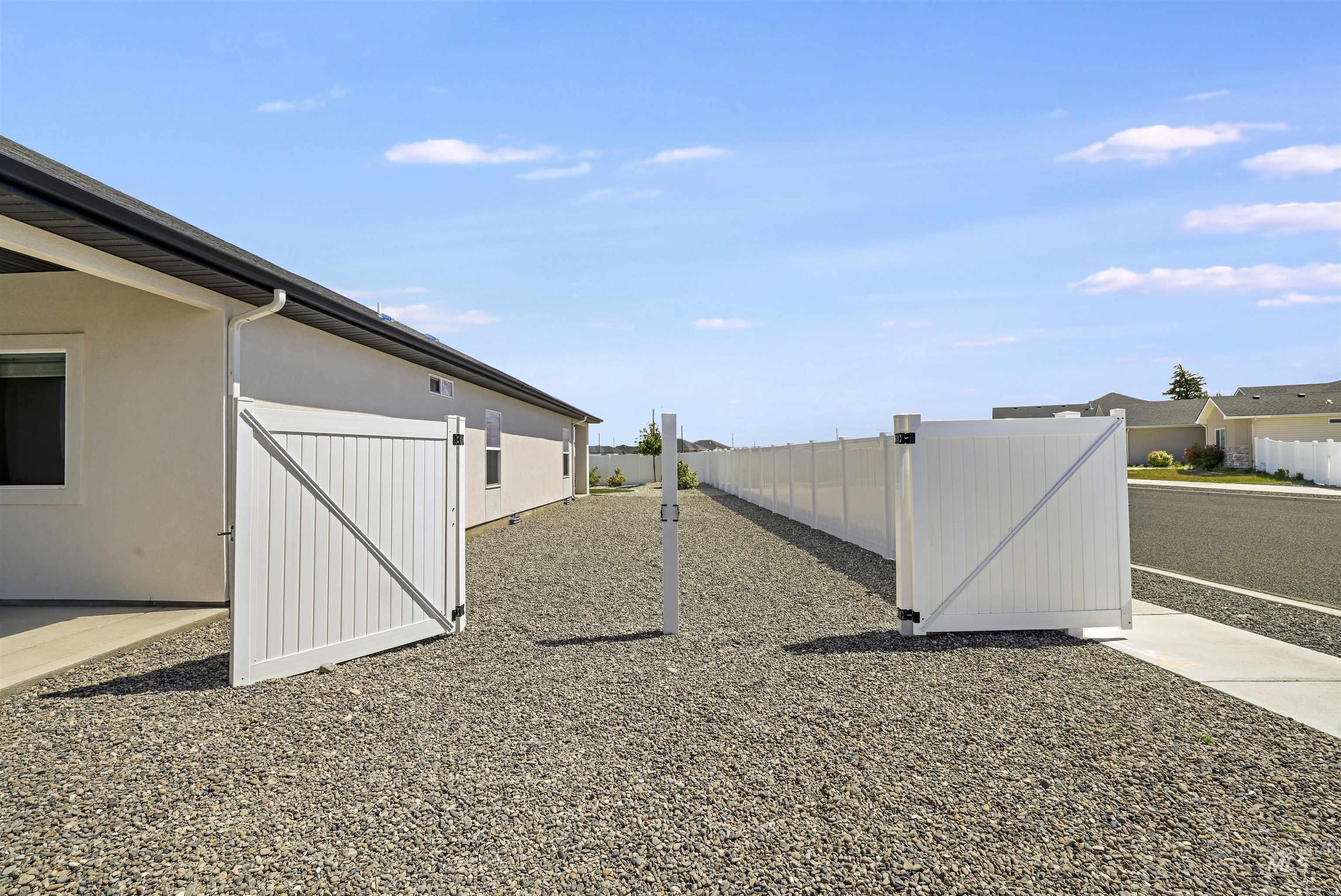1275 Frank Henry Road, Twin Falls, Idaho 83301, 3 Bedrooms, 2 Bathrooms, Residential For Sale, Price $435,000, 98987289