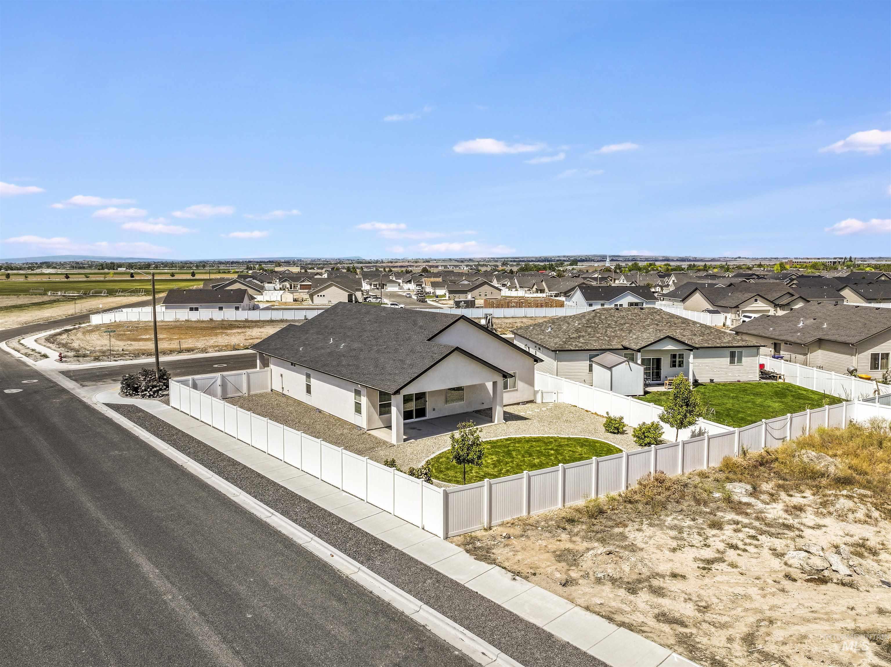 1275 Frank Henry Road, Twin Falls, Idaho 83301, 3 Bedrooms, 2 Bathrooms, Residential For Sale, Price $435,000, 98987289