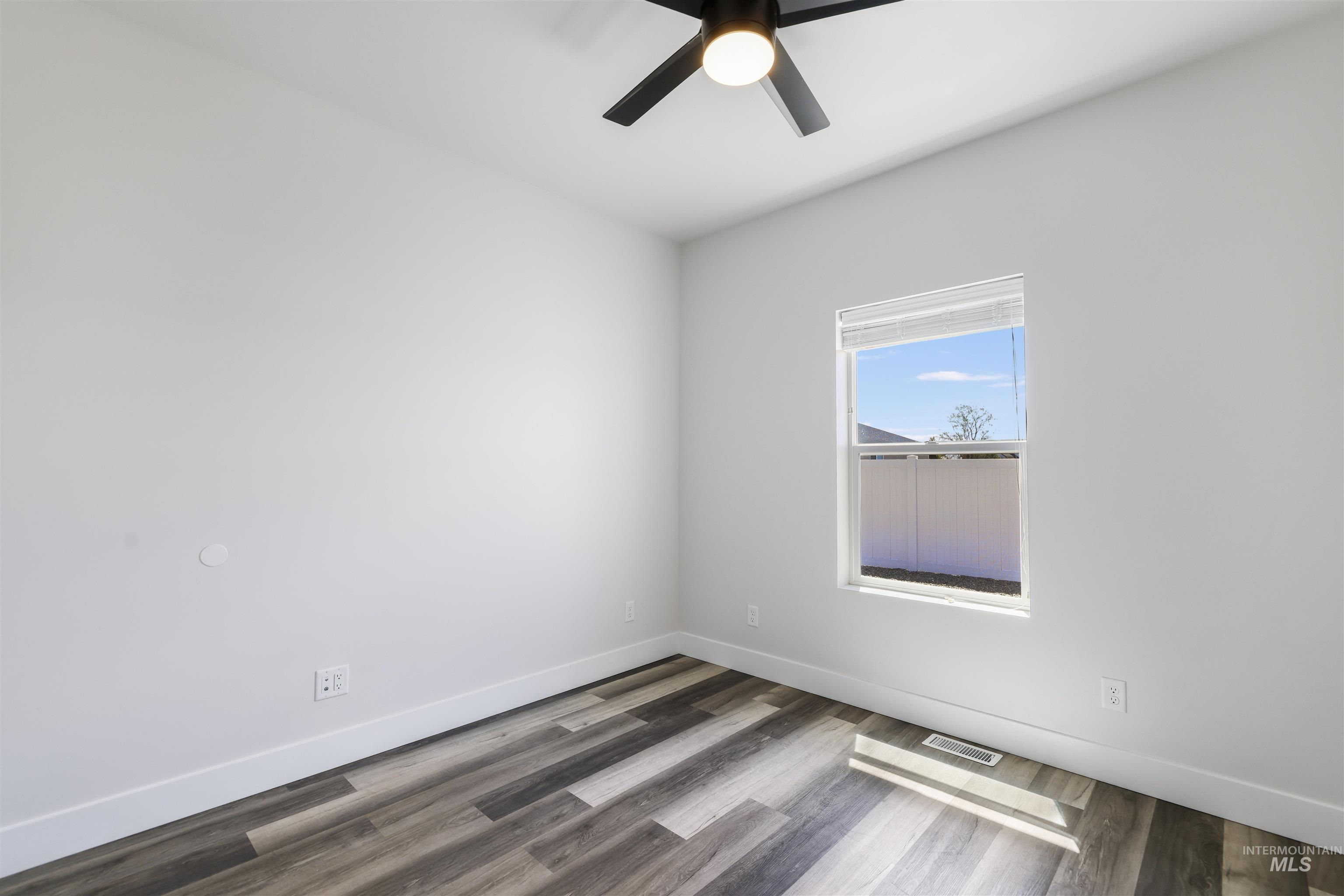 1275 Frank Henry Road, Twin Falls, Idaho 83301, 3 Bedrooms, 2 Bathrooms, Residential For Sale, Price $435,000, 98987289