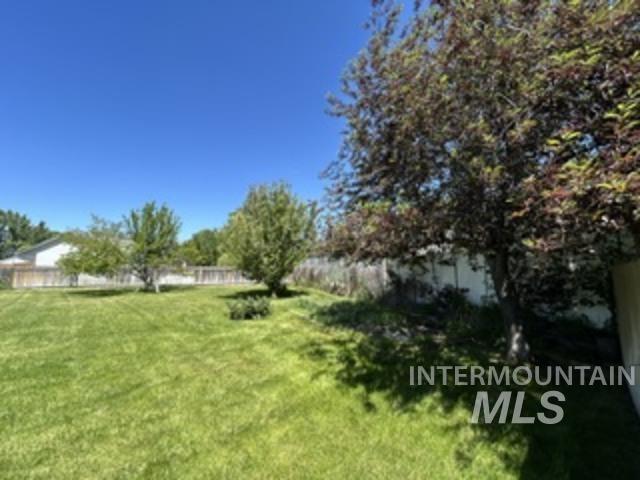 914 S Chestnut, Nampa, Idaho 83686-5990, 3 Bedrooms, 2.5 Bathrooms, Residential For Sale, Price $385,000, 98987290