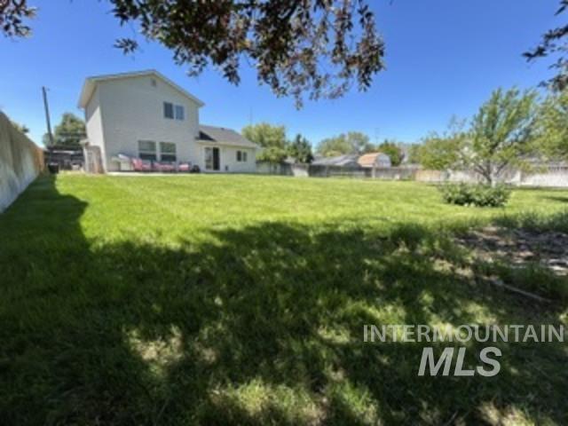 914 S Chestnut, Nampa, Idaho 83686-5990, 3 Bedrooms, 2.5 Bathrooms, Residential For Sale, Price $385,000, 98987290