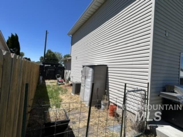 914 S Chestnut, Nampa, Idaho 83686-5990, 3 Bedrooms, 2.5 Bathrooms, Residential For Sale, Price $385,000, 98987290