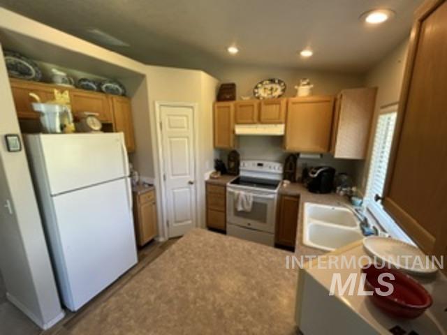 914 S Chestnut, Nampa, Idaho 83686-5990, 3 Bedrooms, 2.5 Bathrooms, Residential For Sale, Price $385,000, 98987290