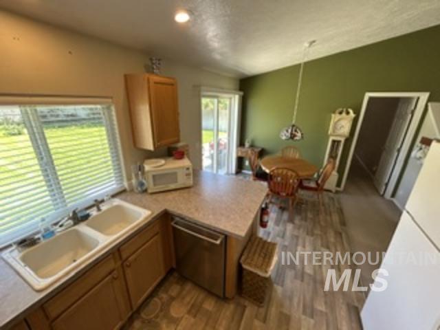 914 S Chestnut, Nampa, Idaho 83686-5990, 3 Bedrooms, 2.5 Bathrooms, Residential For Sale, Price $385,000, 98987290