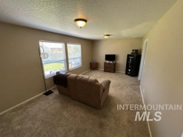 914 S Chestnut, Nampa, Idaho 83686-5990, 3 Bedrooms, 2.5 Bathrooms, Residential For Sale, Price $385,000, 98987290