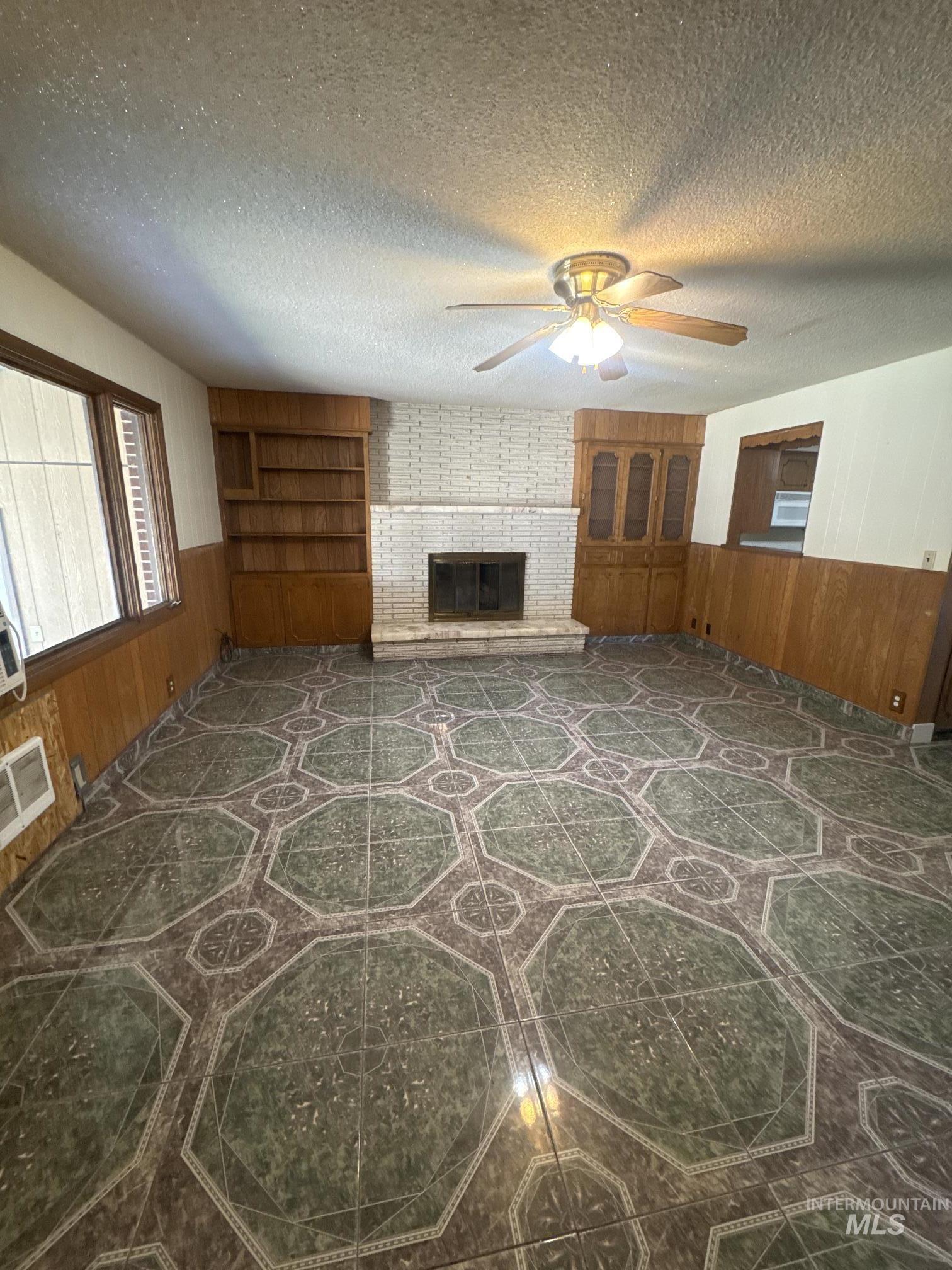 370 E 27th Street, Burley, Idaho 83318, 5 Bedrooms, 3 Bathrooms, Residential For Sale, Price $359,900, 98987291
