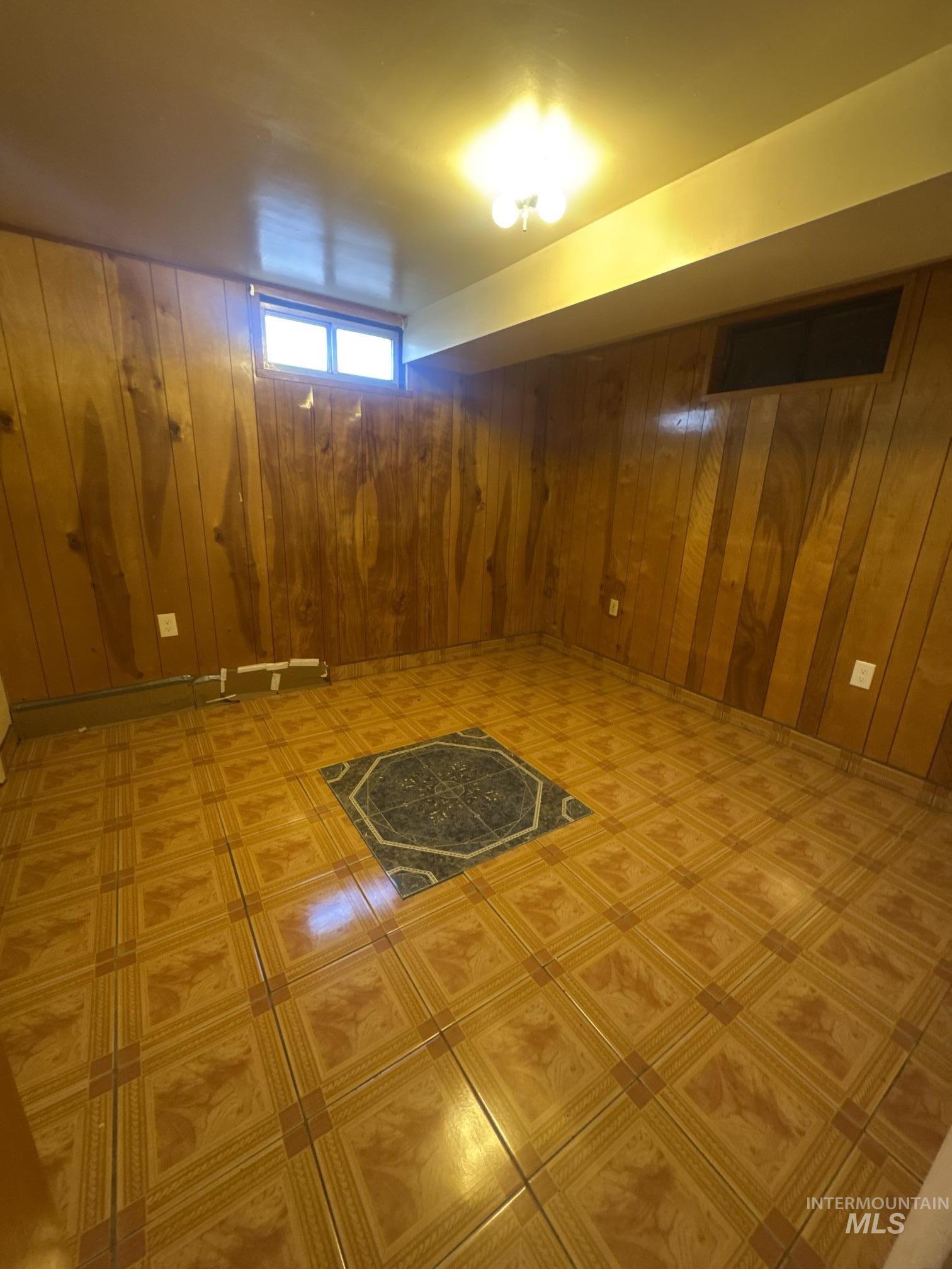 370 E 27th Street, Burley, Idaho 83318, 5 Bedrooms, 3 Bathrooms, Residential For Sale, Price $359,900, 98987291