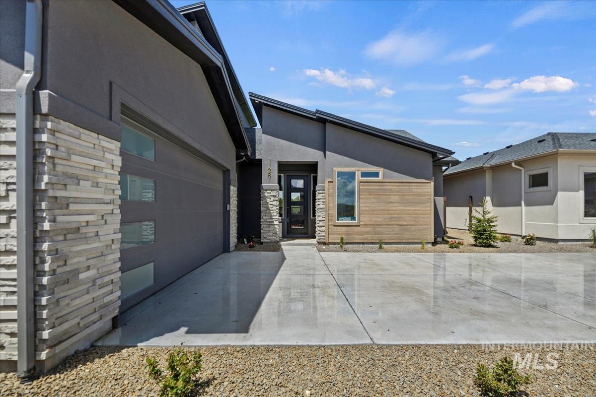 11126 S Corballis Ln, Kuna, Idaho 83634, 3 Bedrooms, 3 Bathrooms, Residential For Sale, Price $754,880, 98987292