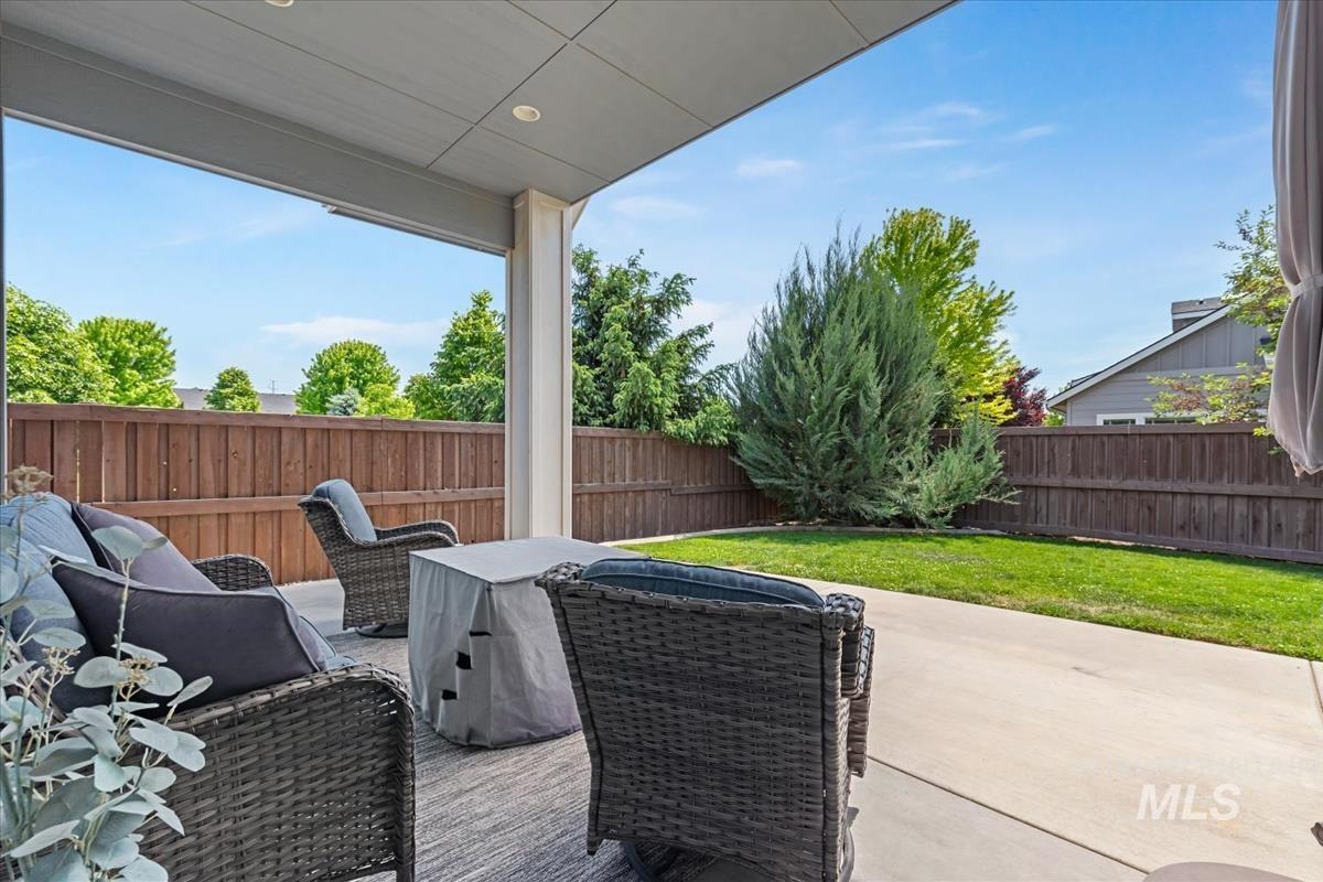 1169 W Deer Crest Dr, Meridian, Idaho 83646, 5 Bedrooms, 3 Bathrooms, Residential For Sale, Price $839,900, 98987296