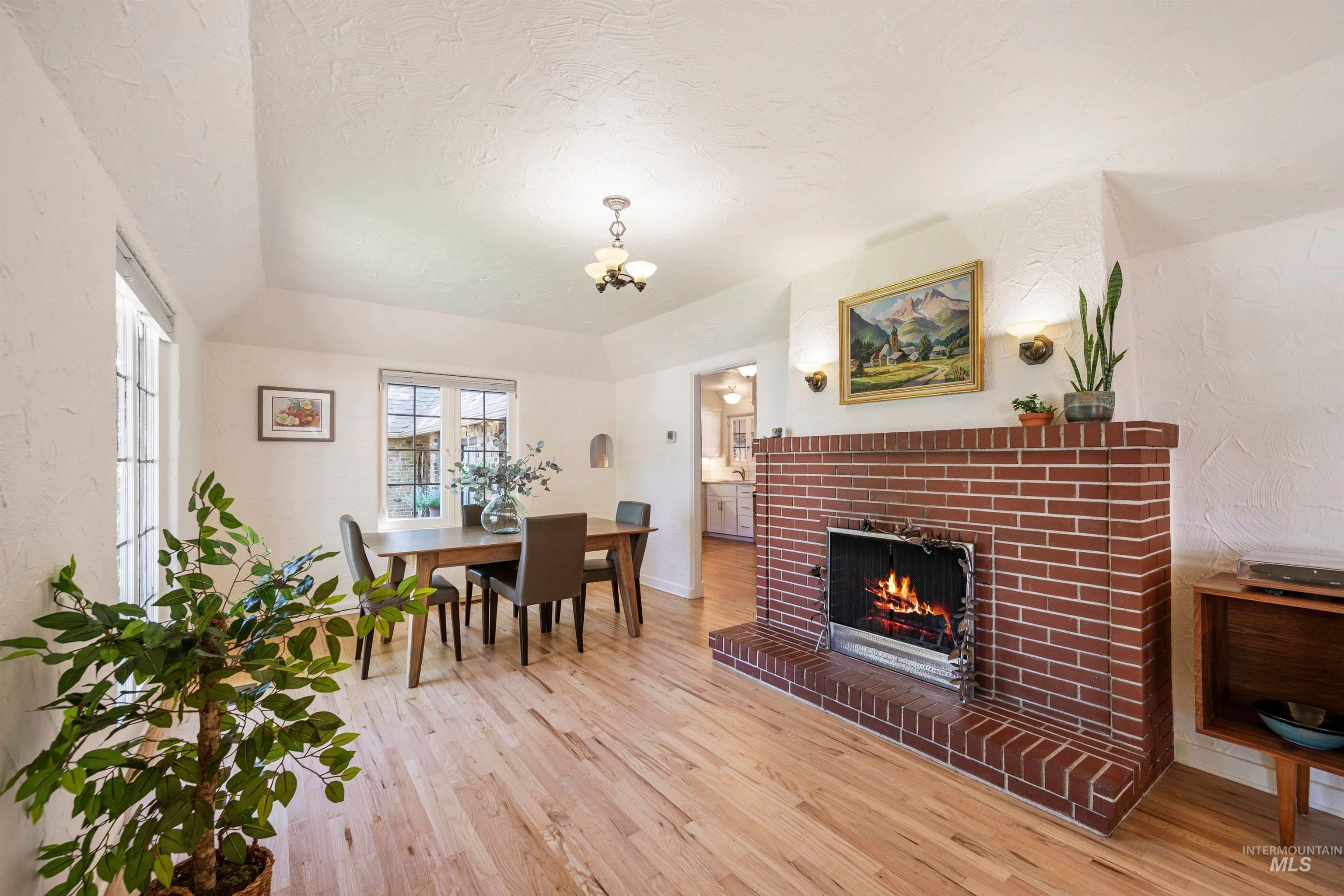 1001 S Roosevelt St., Boise, Idaho 83705, 3 Bedrooms, 3 Bathrooms, Residential For Sale, Price $674,900, 98987299