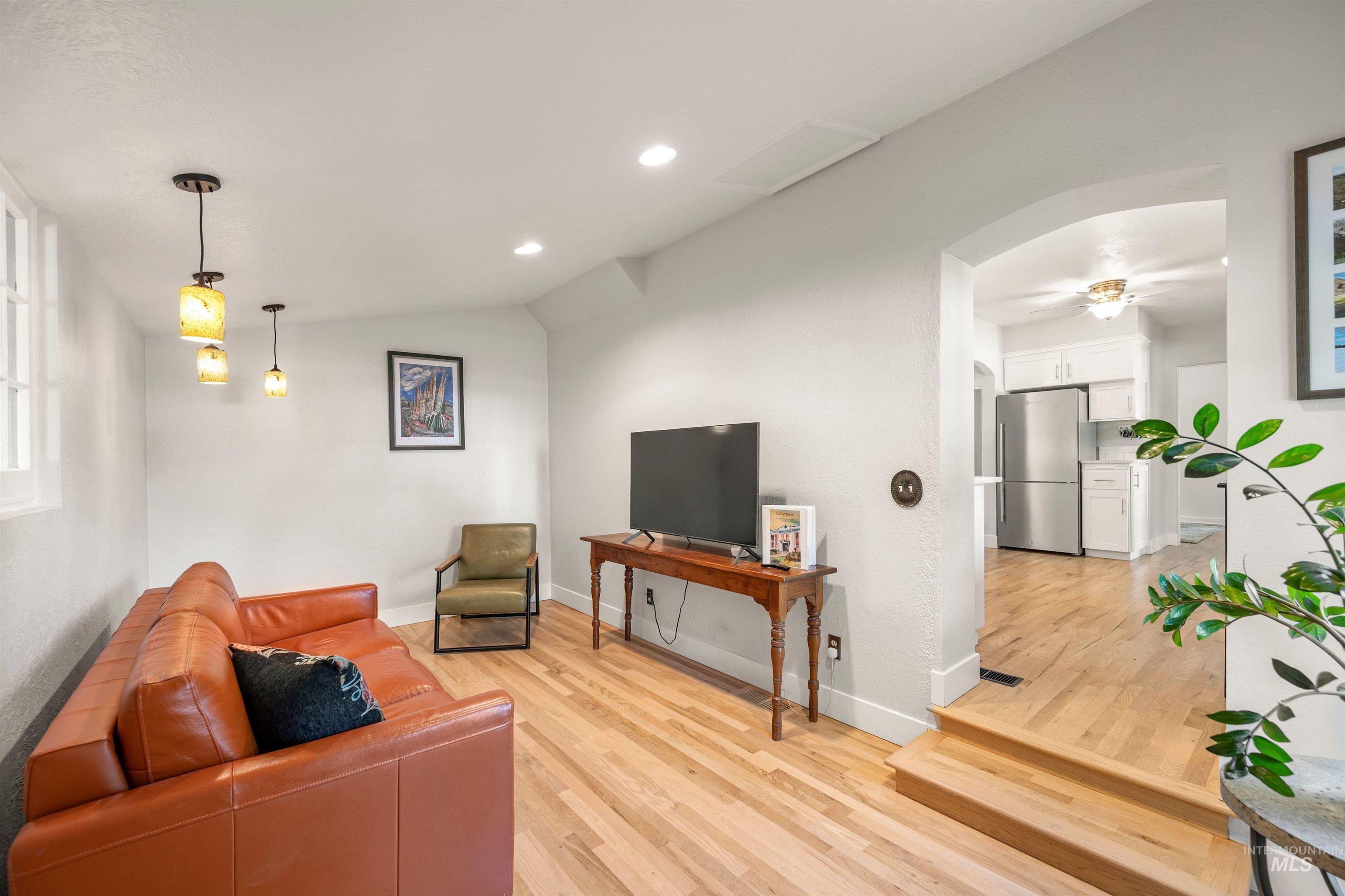 1001 S Roosevelt St., Boise, Idaho 83705, 3 Bedrooms, 3 Bathrooms, Residential For Sale, Price $674,900, 98987299