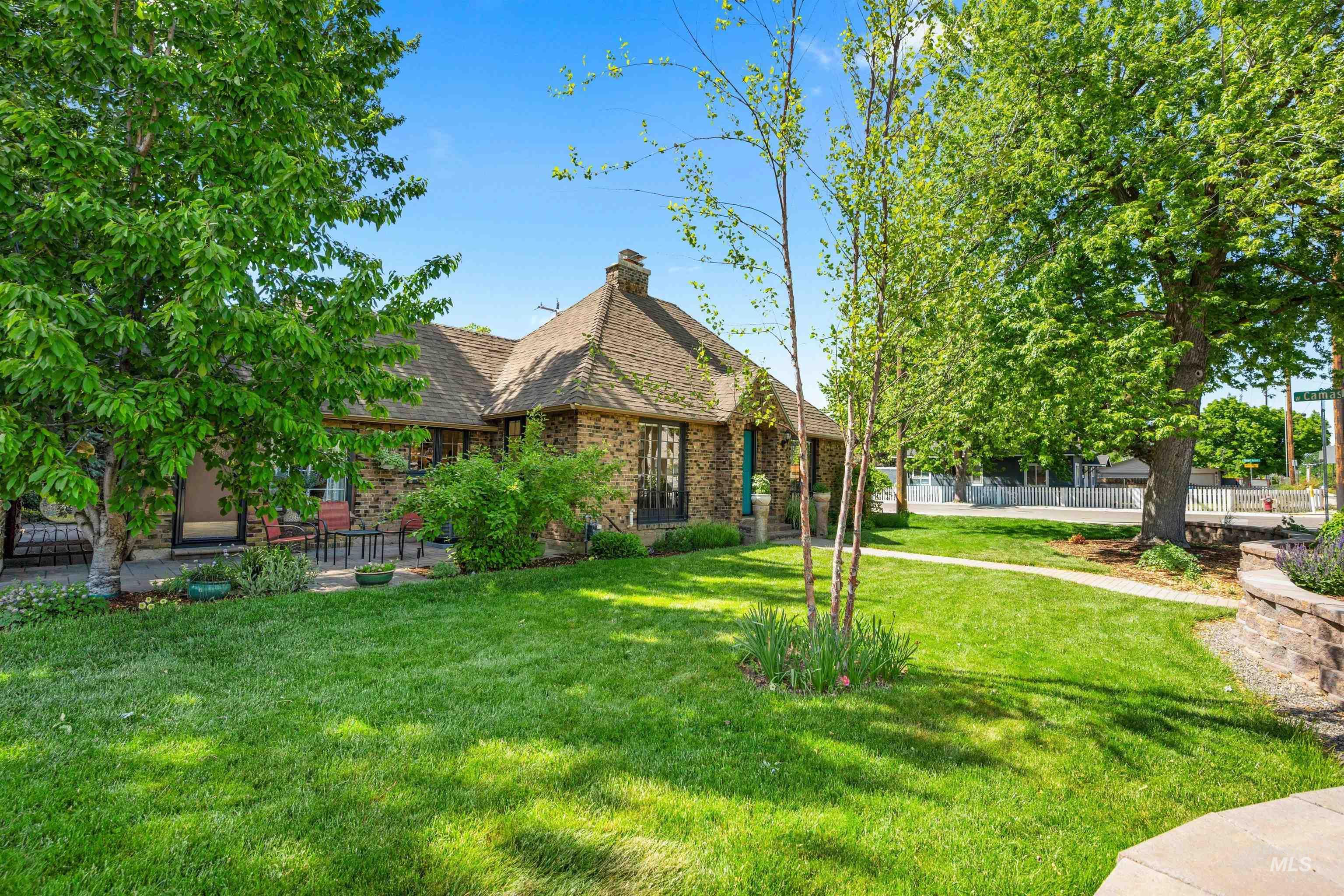 1001 S Roosevelt St., Boise, Idaho 83705, 3 Bedrooms, 3 Bathrooms, Residential For Sale, Price $674,900, 98987299