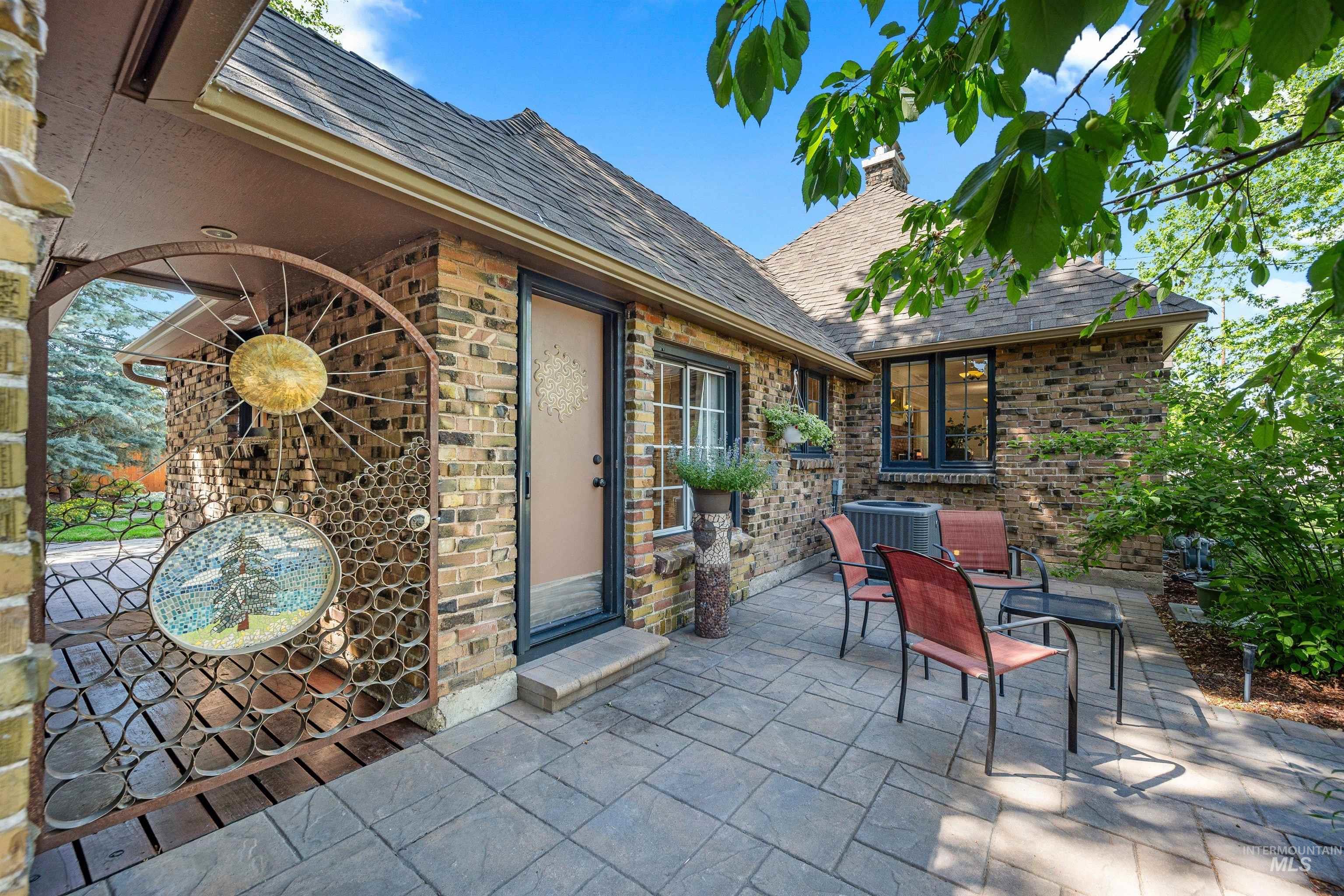 1001 S Roosevelt St., Boise, Idaho 83705, 3 Bedrooms, 3 Bathrooms, Residential For Sale, Price $674,900, 98987299