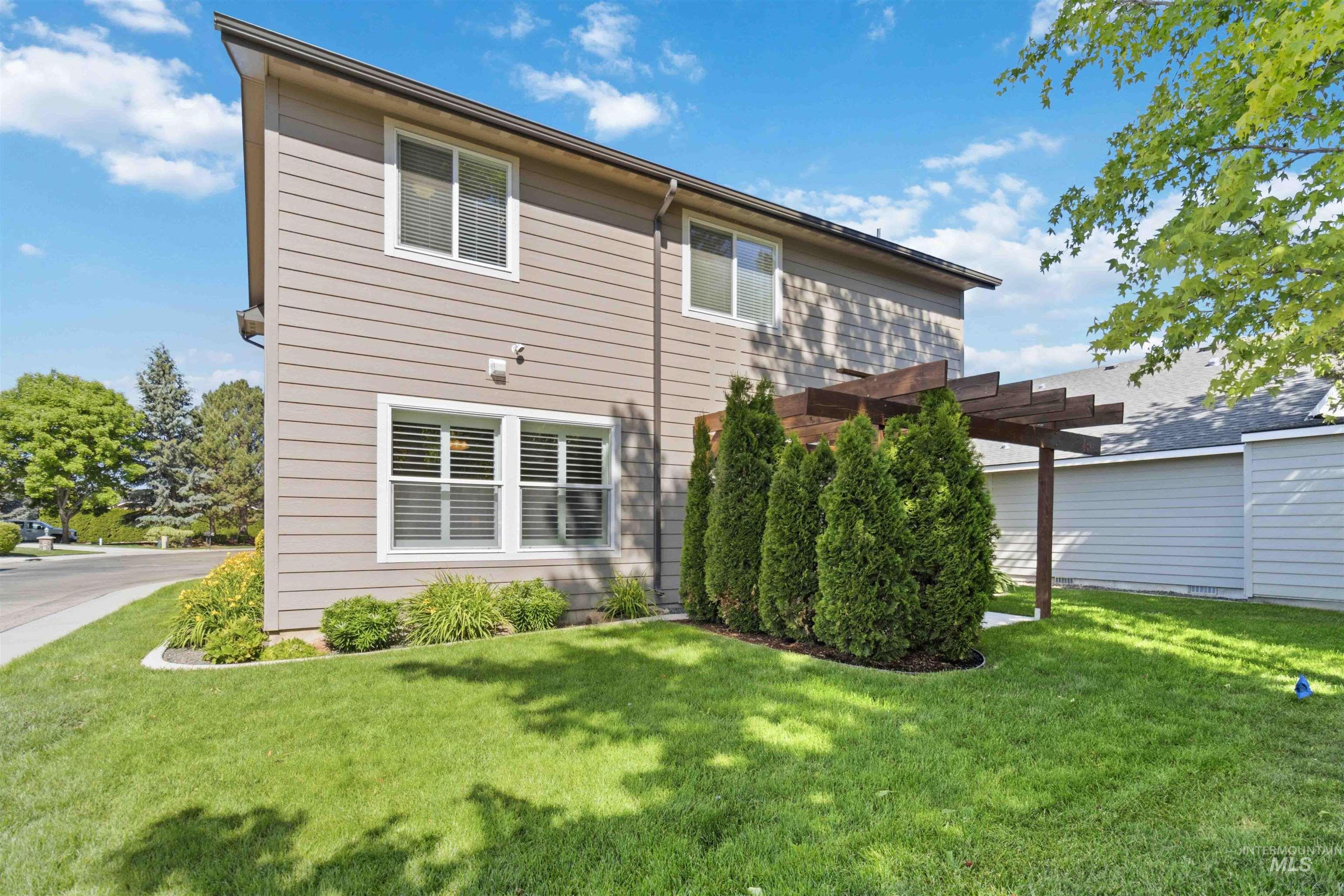 16406 N Greens Ct, Nampa, Idaho 83687, 3 Bedrooms, 2.5 Bathrooms, Residential For Sale, Price $449,900, 98987300