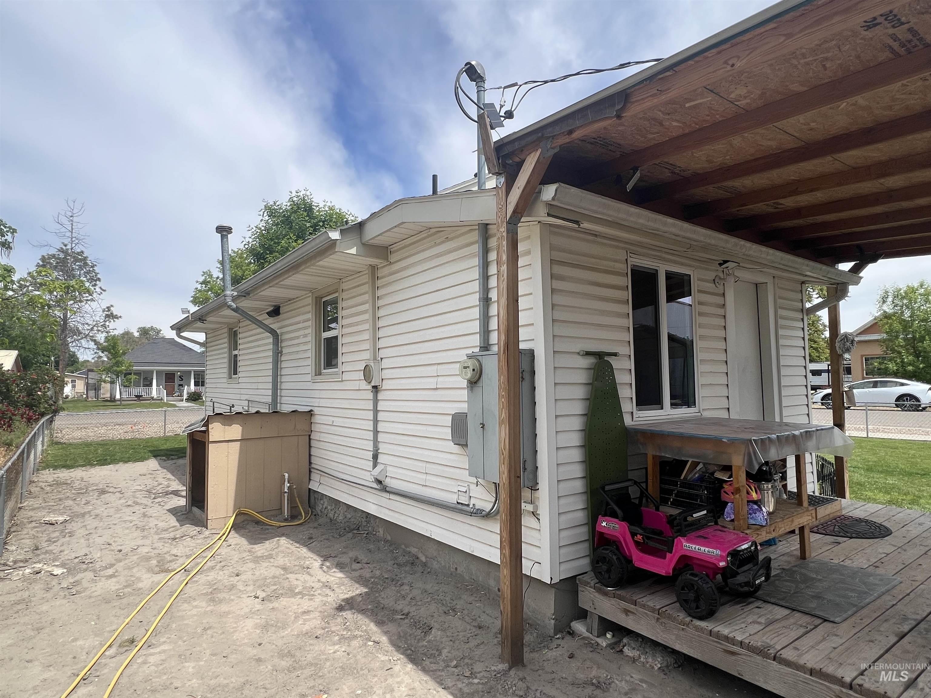 121 N 1st St, Nyssa, Oregon 97913, 2 Bedrooms, 1 Bathroom, Residential For Sale, Price $224,900, 98987301
