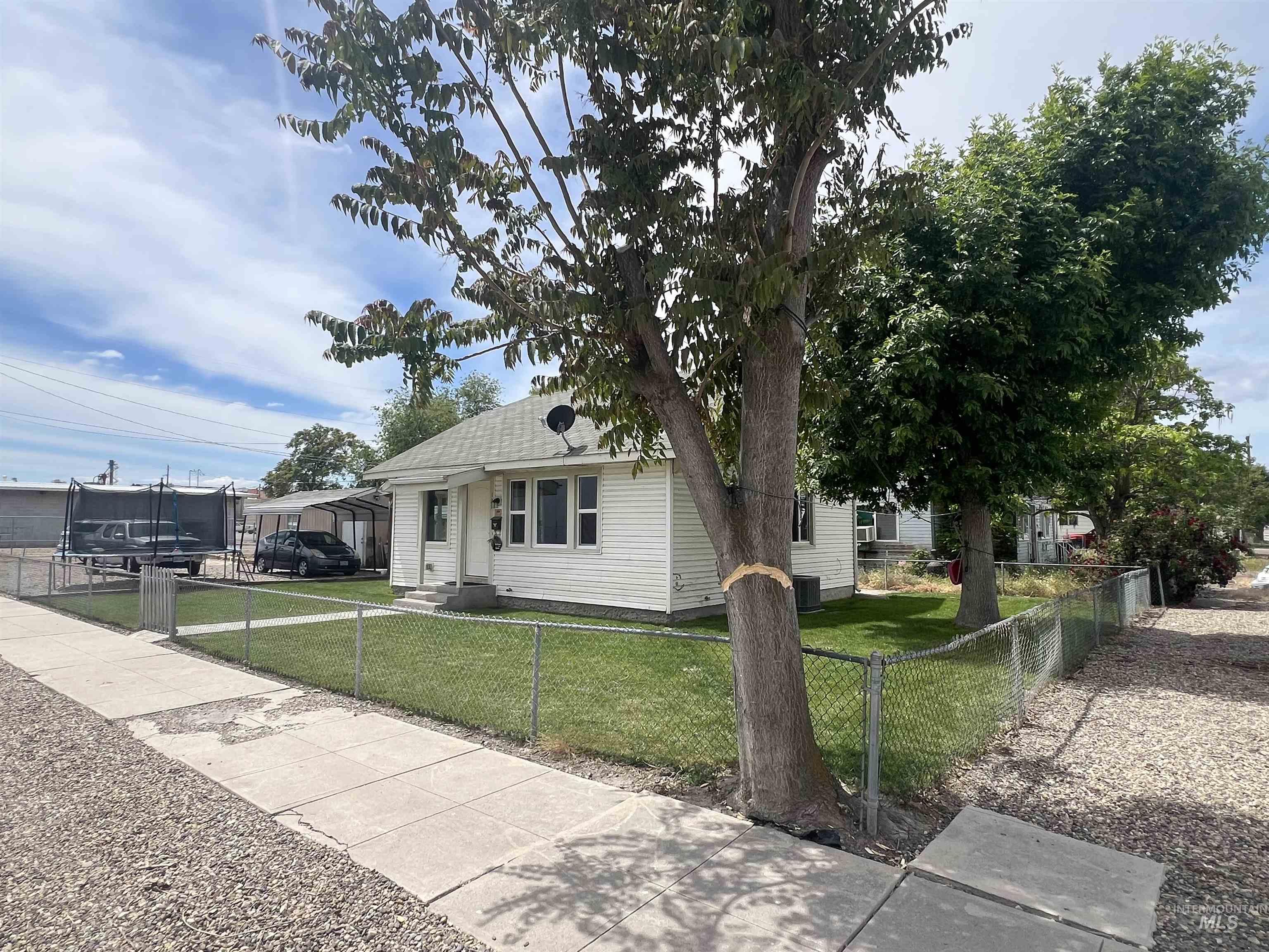 121 N 1st St, Nyssa, Oregon 97913, 2 Bedrooms, 1 Bathroom, Residential For Sale, Price $224,900, 98987301