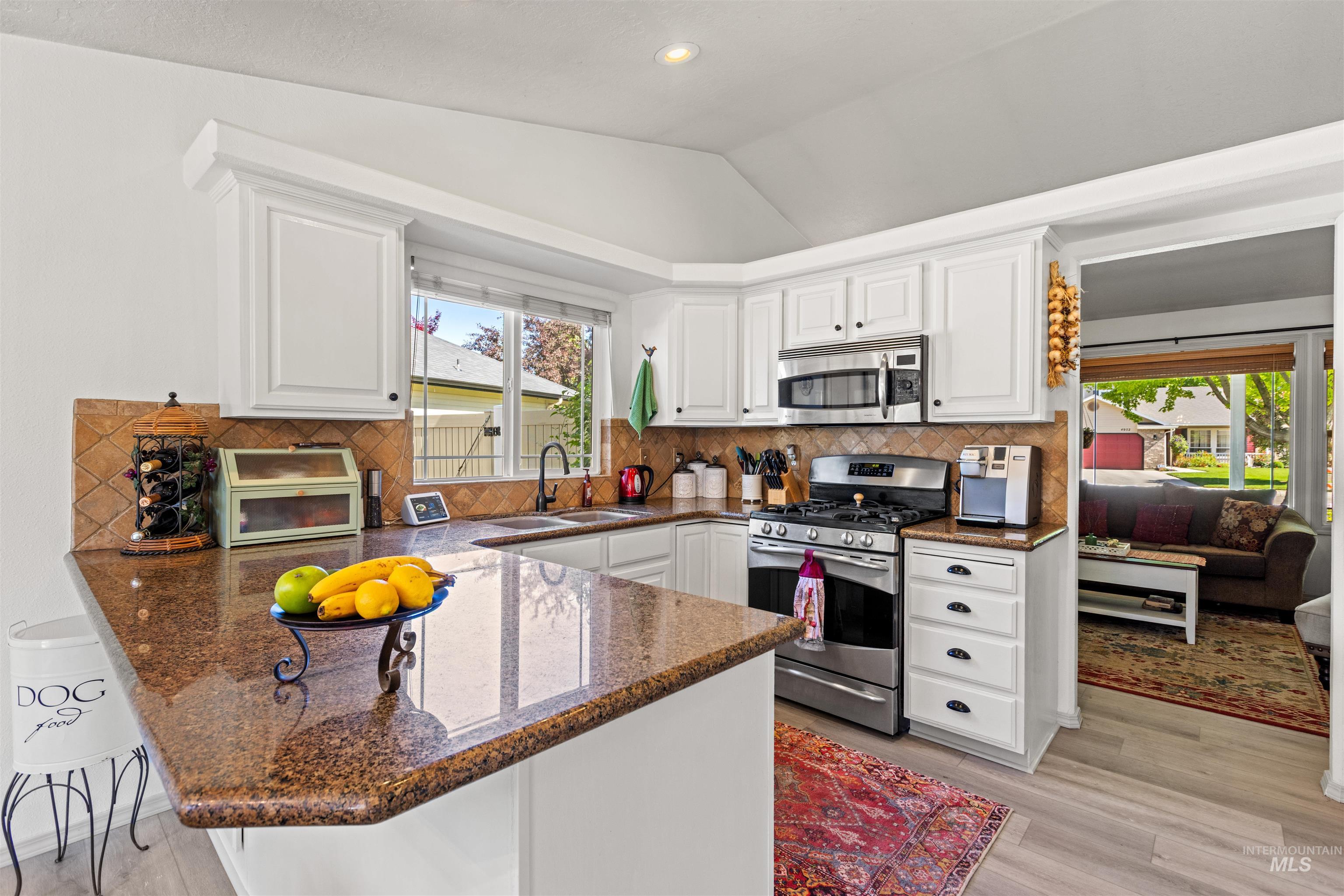 4951 W Classic Dr, Meridian, Idaho 83646, 3 Bedrooms, 3 Bathrooms, Residential For Sale, Price $499,900, 98987302