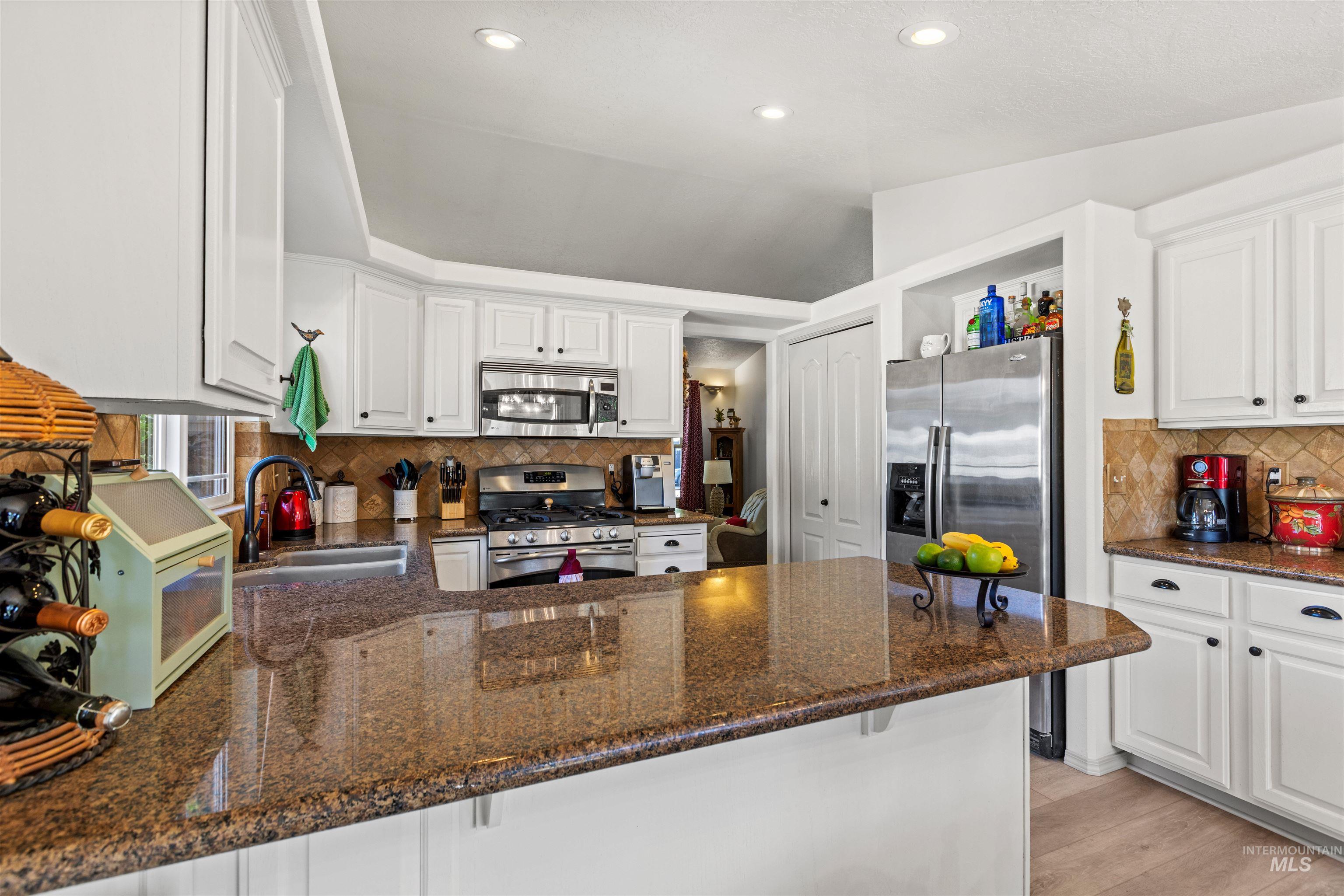 4951 W Classic Dr, Meridian, Idaho 83646, 3 Bedrooms, 3 Bathrooms, Residential For Sale, Price $499,900, 98987302