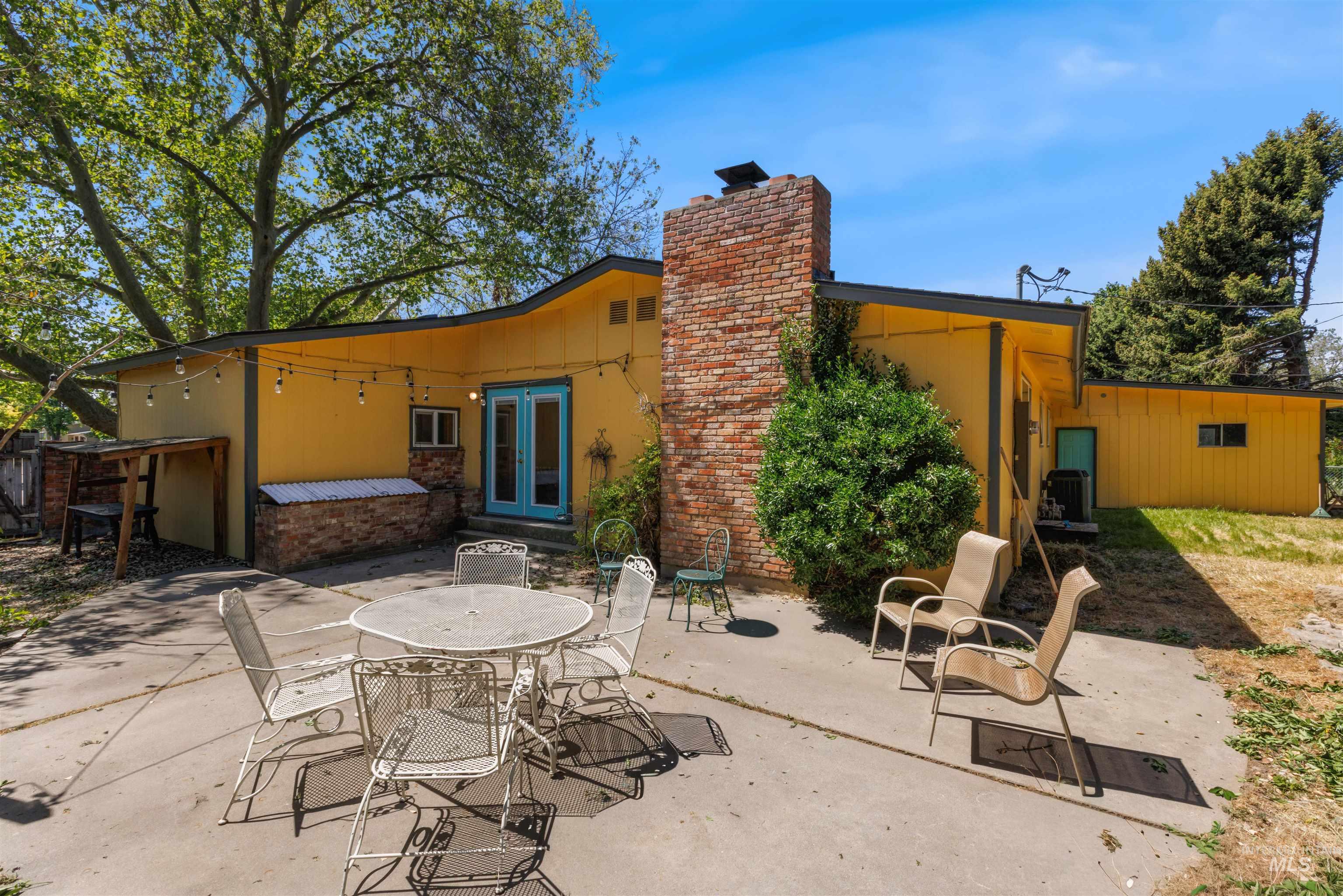 7100 W Pomona, Boise, Idaho 83704, 4 Bedrooms, 2 Bathrooms, Residential For Sale, Price $431,500, 98987303