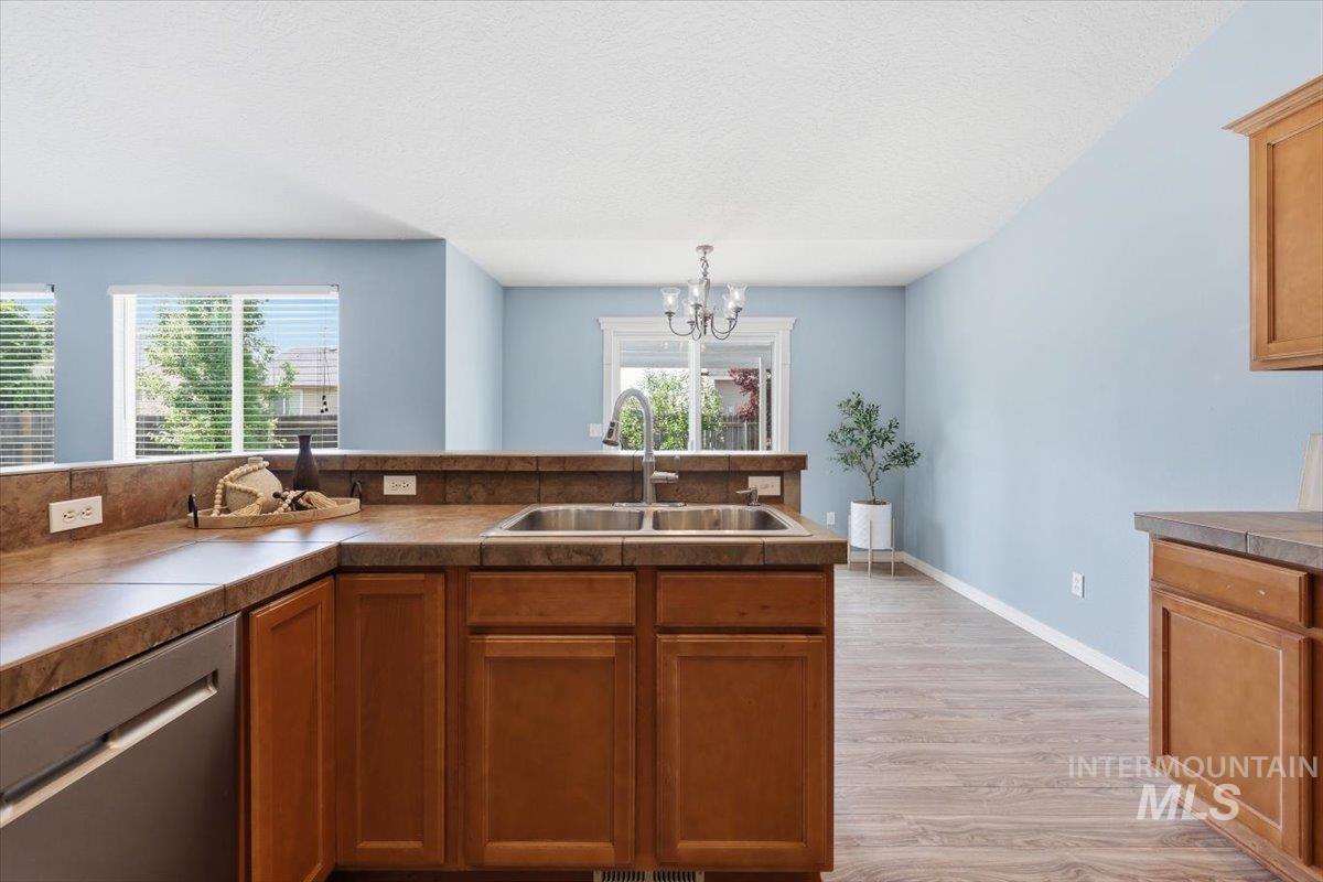 721 Chance St., Caldwell, Idaho 83605-5897, 3 Bedrooms, 2 Bathrooms, Residential For Sale, Price $415,900, 98987312
