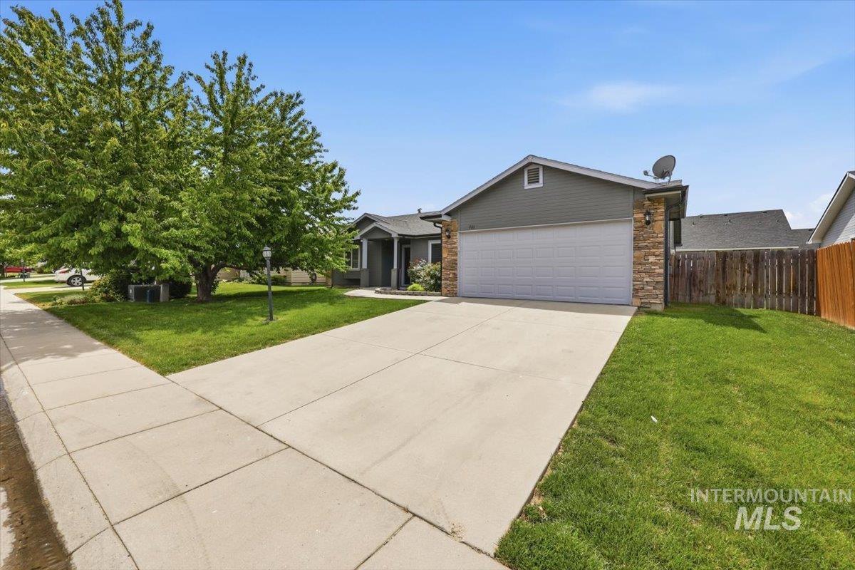 721 Chance St., Caldwell, Idaho 83605-5897, 3 Bedrooms, 2 Bathrooms, Residential For Sale, Price $415,900, 98987312