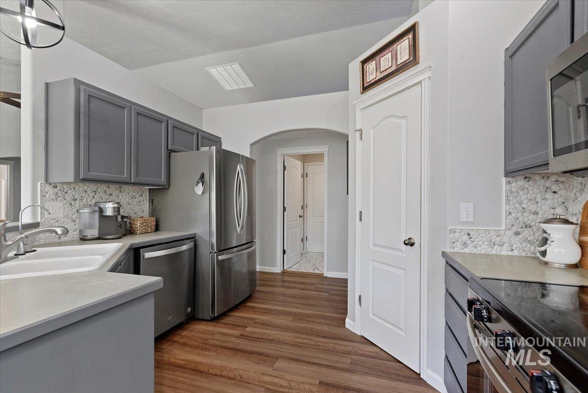 6224 S Star Struck Ave, Boise, Idaho 83709, 3 Bedrooms, 2 Bathrooms, Residential For Sale, Price $420,000, 98987318