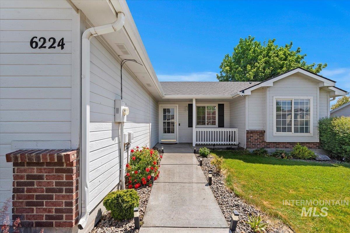 6224 S Star Struck Ave, Boise, Idaho 83709, 3 Bedrooms, 2 Bathrooms, Residential For Sale, Price $420,000, 98987318