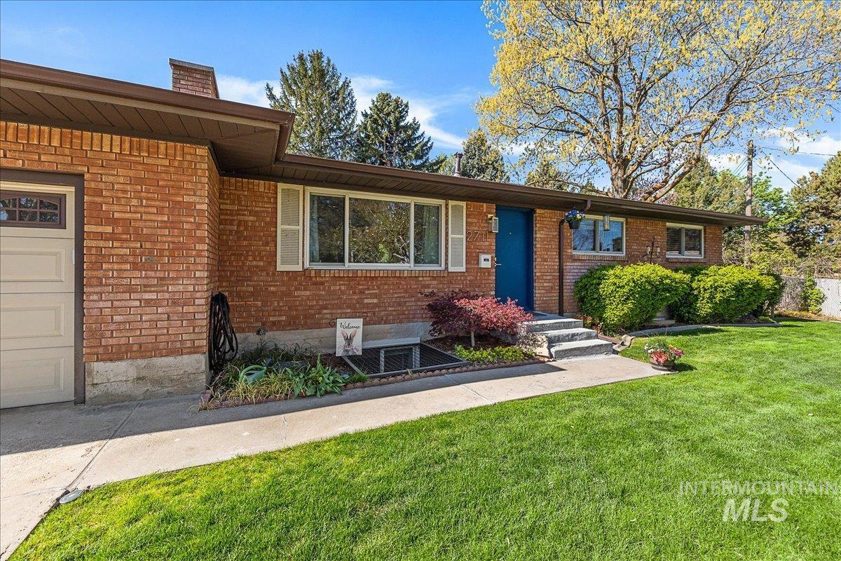 2711 N McKinney St, Boise, Idaho 83704, 4 Bedrooms, 2 Bathrooms, Residential For Sale, Price $575,000, 98987323