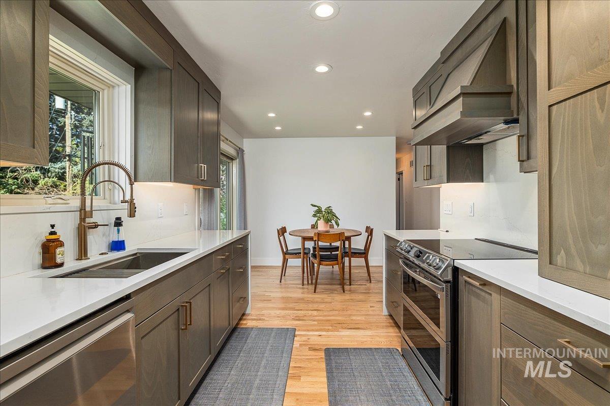 2711 N McKinney St, Boise, Idaho 83704, 4 Bedrooms, 2 Bathrooms, Residential For Sale, Price $575,000, 98987323