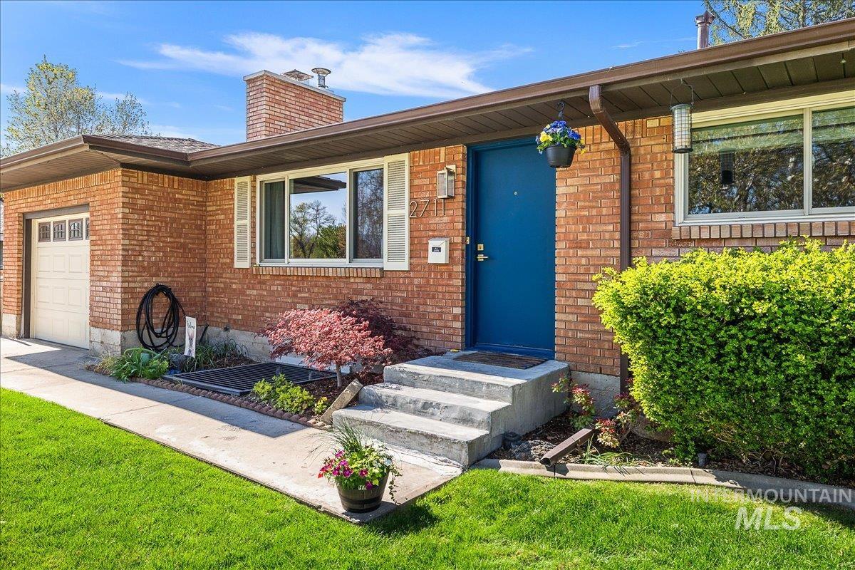 2711 N McKinney St, Boise, Idaho 83704, 4 Bedrooms, 2 Bathrooms, Residential For Sale, Price $575,000, 98987323