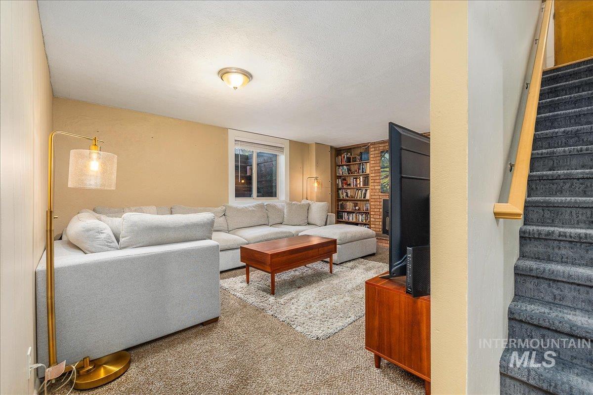 2711 N McKinney St, Boise, Idaho 83704, 4 Bedrooms, 2 Bathrooms, Residential For Sale, Price $575,000, 98987323