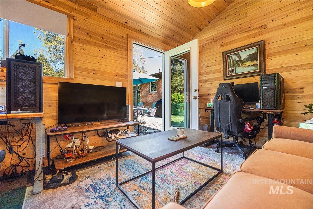 2711 N McKinney St, Boise, Idaho 83704, 4 Bedrooms, 2 Bathrooms, Residential For Sale, Price $575,000, 98987323