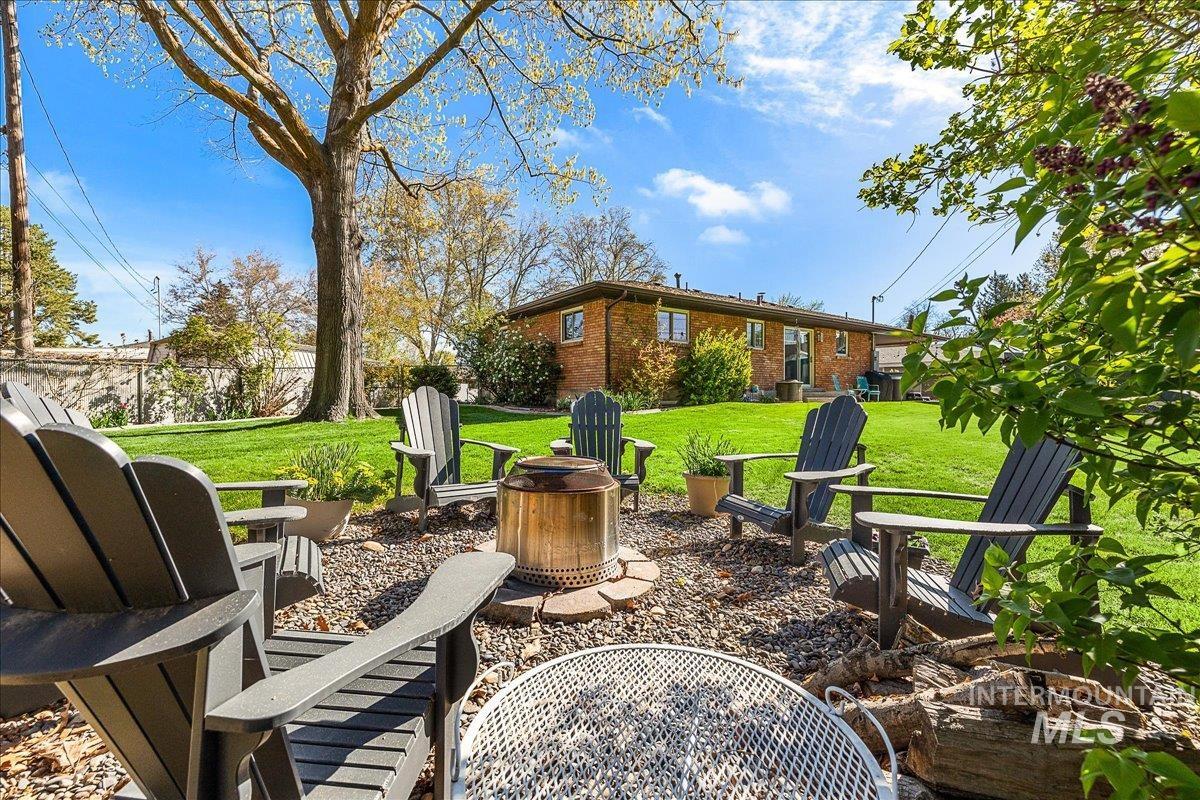 2711 N McKinney St, Boise, Idaho 83704, 4 Bedrooms, 2 Bathrooms, Residential For Sale, Price $575,000, 98987323