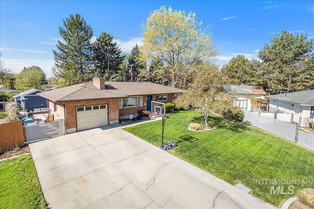 2711 N McKinney St, Boise, Idaho 83704, 4 Bedrooms, 2 Bathrooms, Residential For Sale, Price $575,000, 98987323