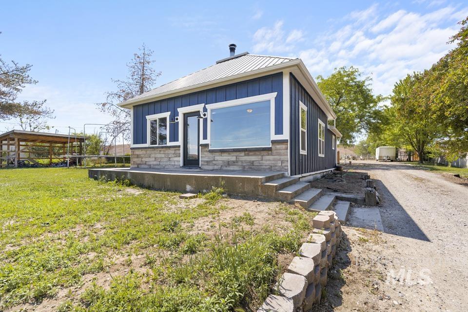2672 Center, Payette, Idaho 83661, 2 Bedrooms, 1 Bathroom, Residential For Sale, Price $375,000, 98987325