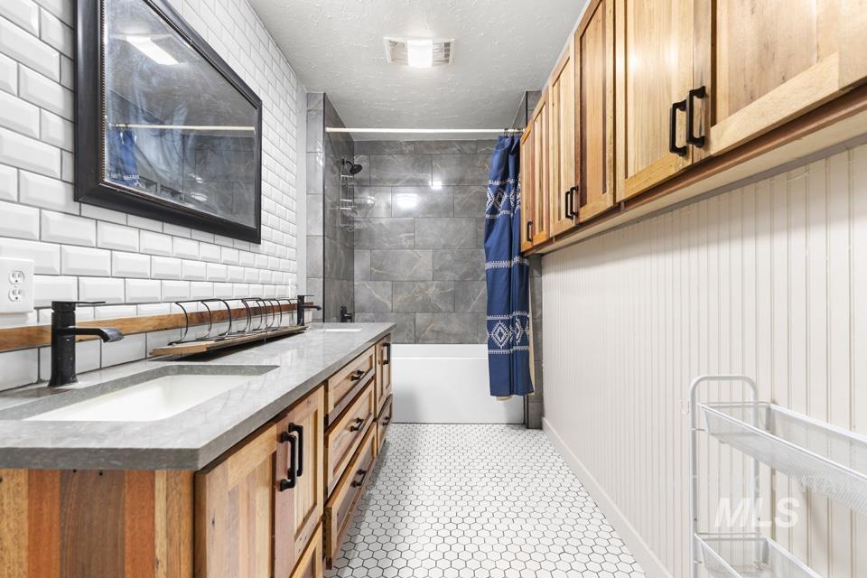 2672 Center, Payette, Idaho 83661, 2 Bedrooms, 1 Bathroom, Residential For Sale, Price $375,000, 98987325