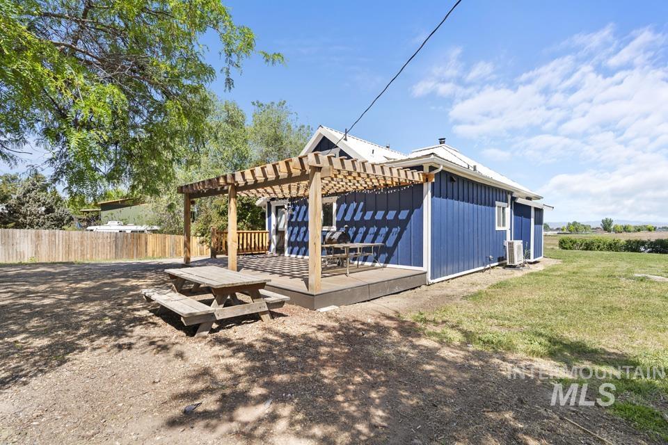 2672 Center, Payette, Idaho 83661, 2 Bedrooms, 1 Bathroom, Residential For Sale, Price $375,000, 98987325