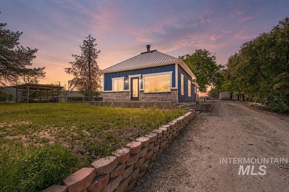 2672 Center, Payette, Idaho 83661, 2 Bedrooms, 1 Bathroom, Residential For Sale, Price $375,000, 98987325