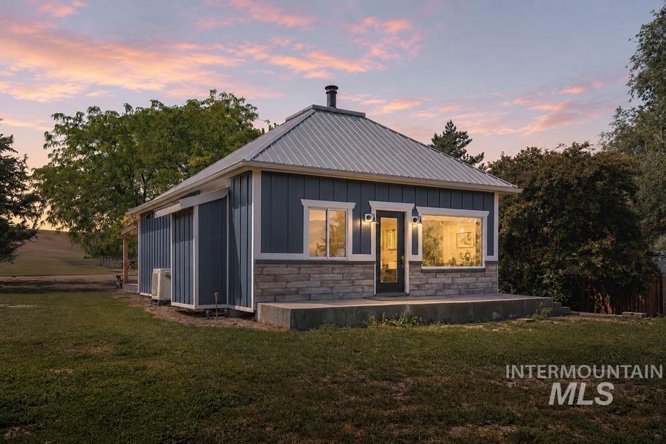 2672 Center, Payette, Idaho 83661, 2 Bedrooms, 1 Bathroom, Residential For Sale, Price $375,000, 98987325