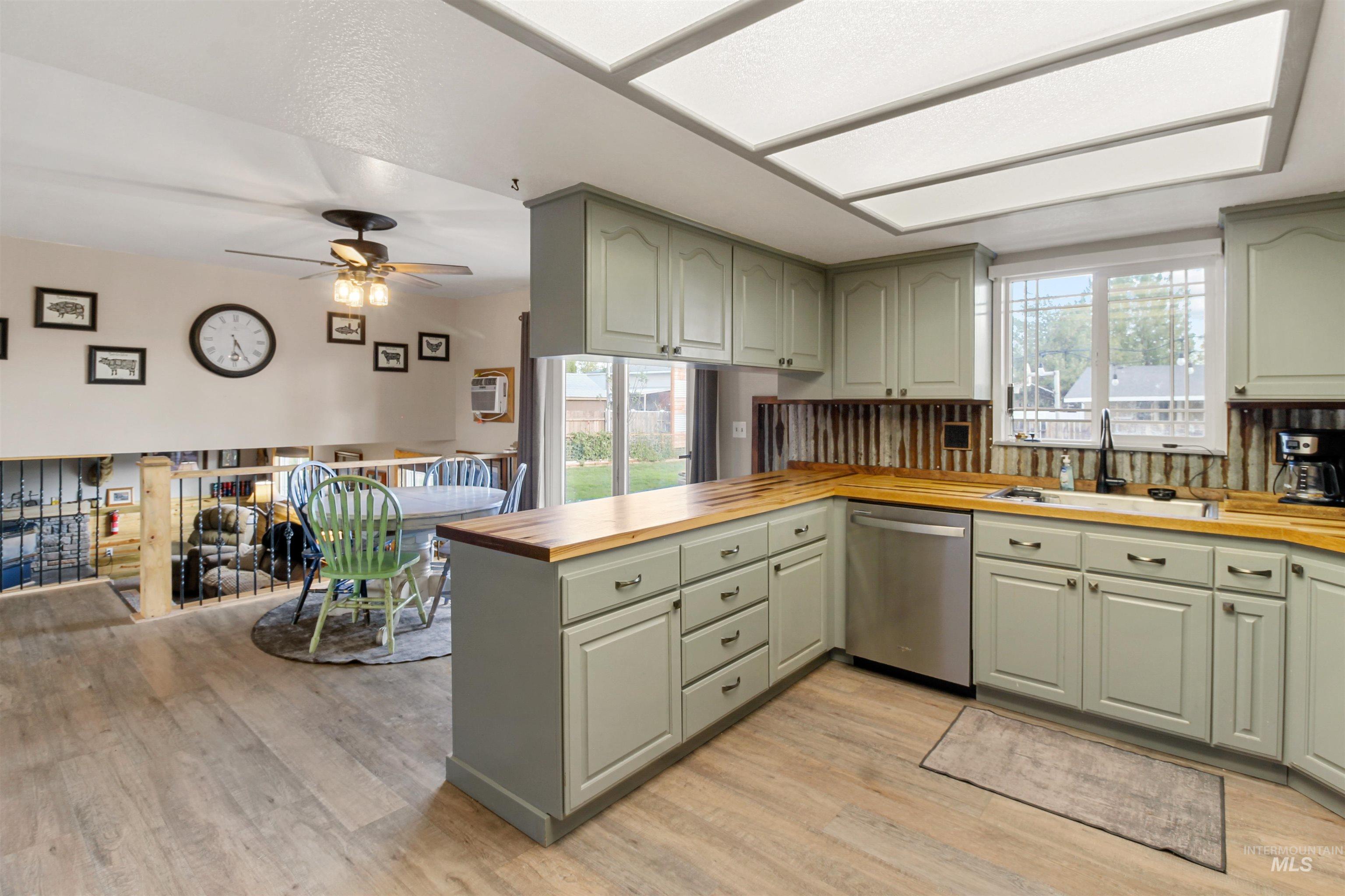 669 Primrose Dr, Paul, Idaho 83347, 4 Bedrooms, 2.5 Bathrooms, Residential For Sale, Price $385,000, 98987328